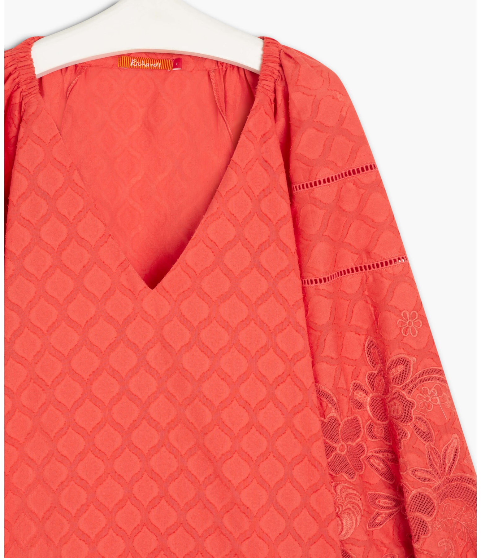  Bata Ulla Voil Bordado Coral