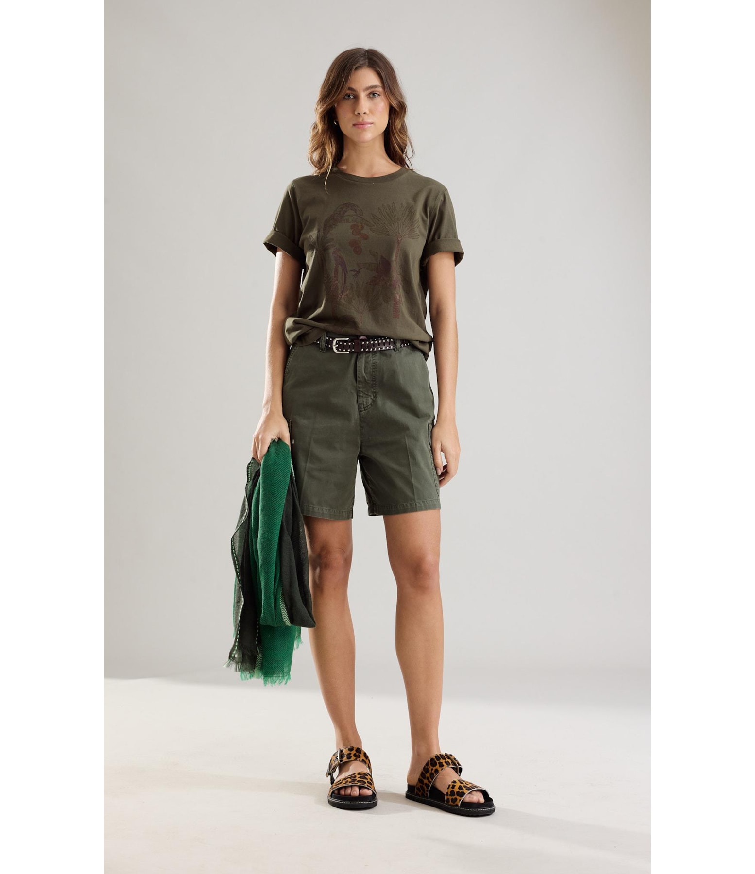 Bermuda Cargo Color Twill Verde Escuro