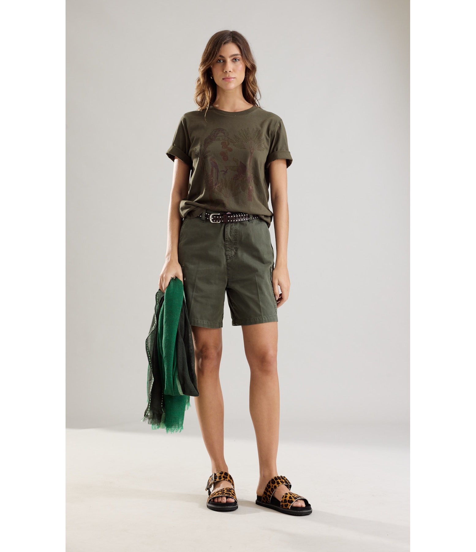 Bermuda Cargo Color Twill Verde Escuro