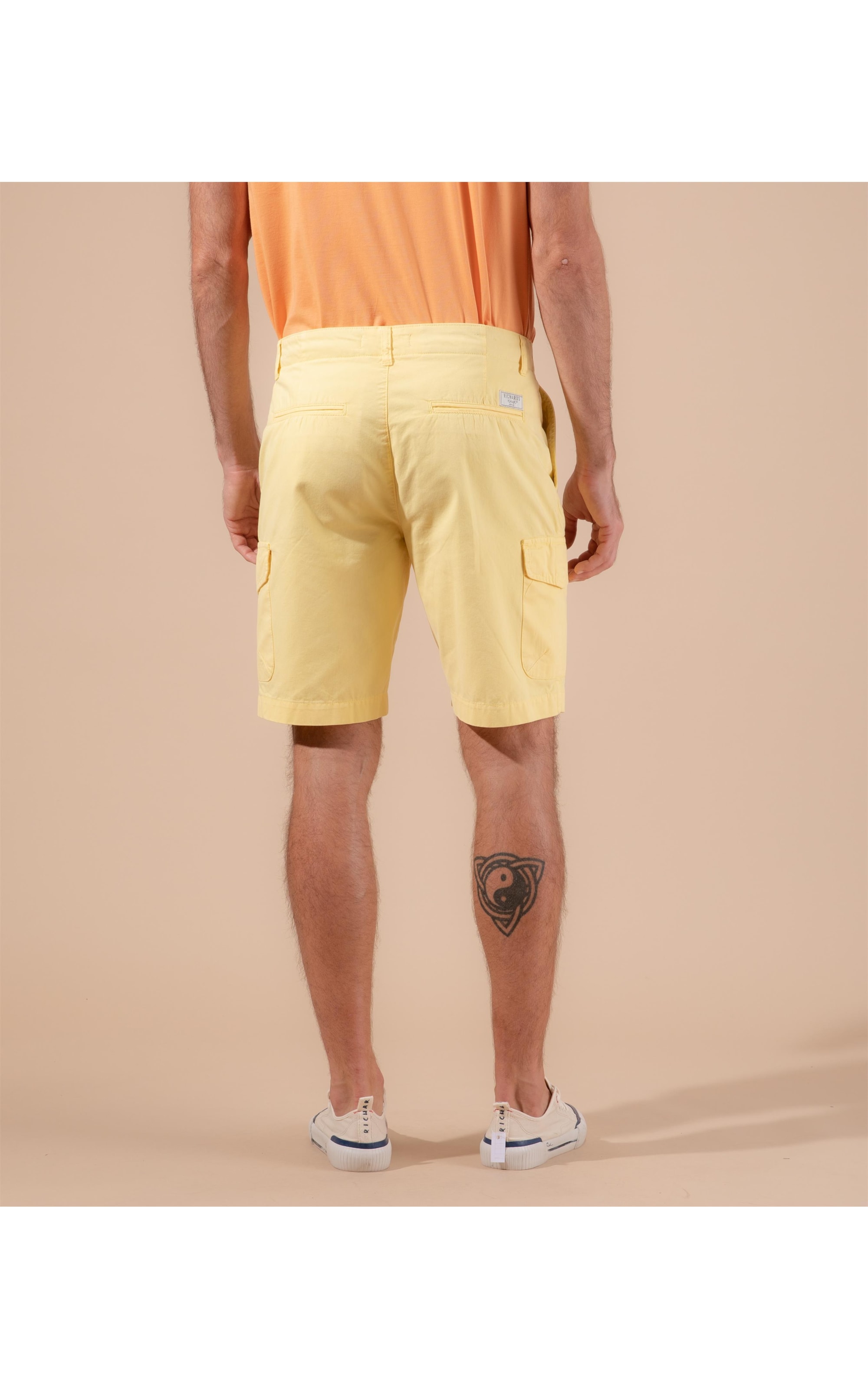 Bermuda Cargo Con Amarelo Claro
