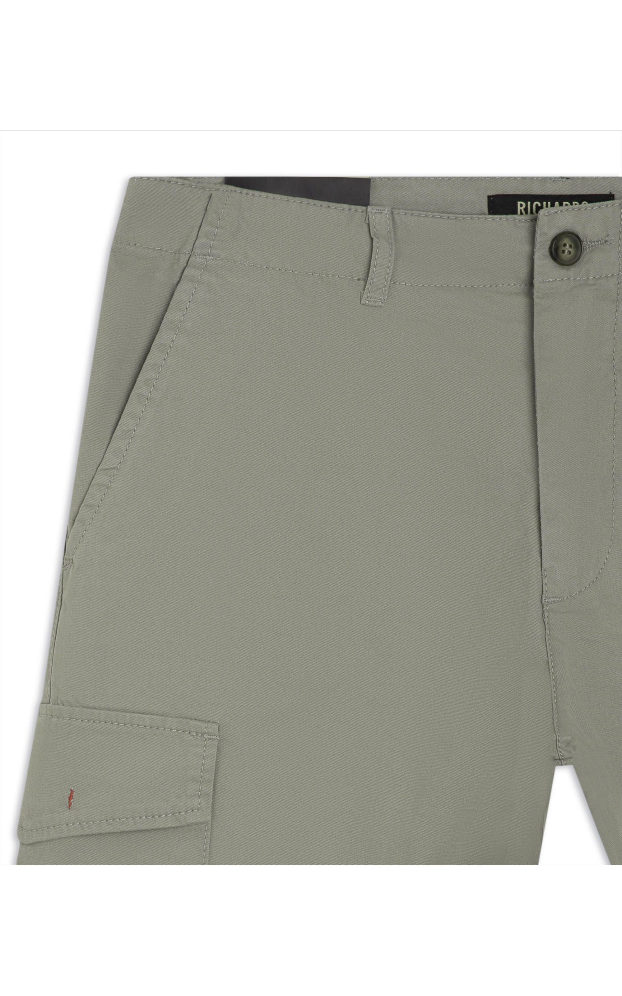 Bermuda Cargo Con Verde Escuro