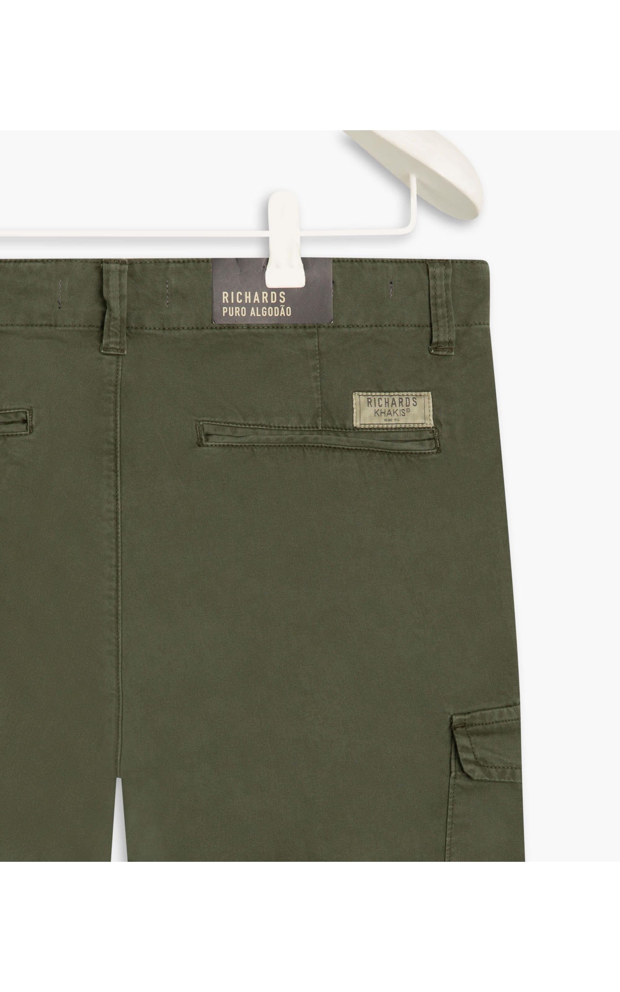 Bermuda Cargo Con Verde Escuro