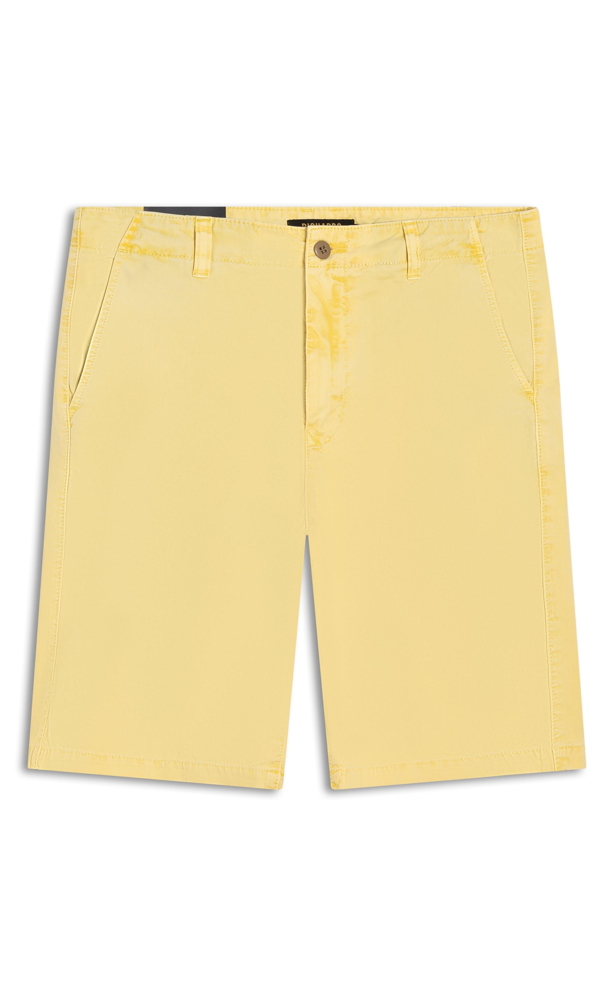 Bermuda Chino Con Amarelo