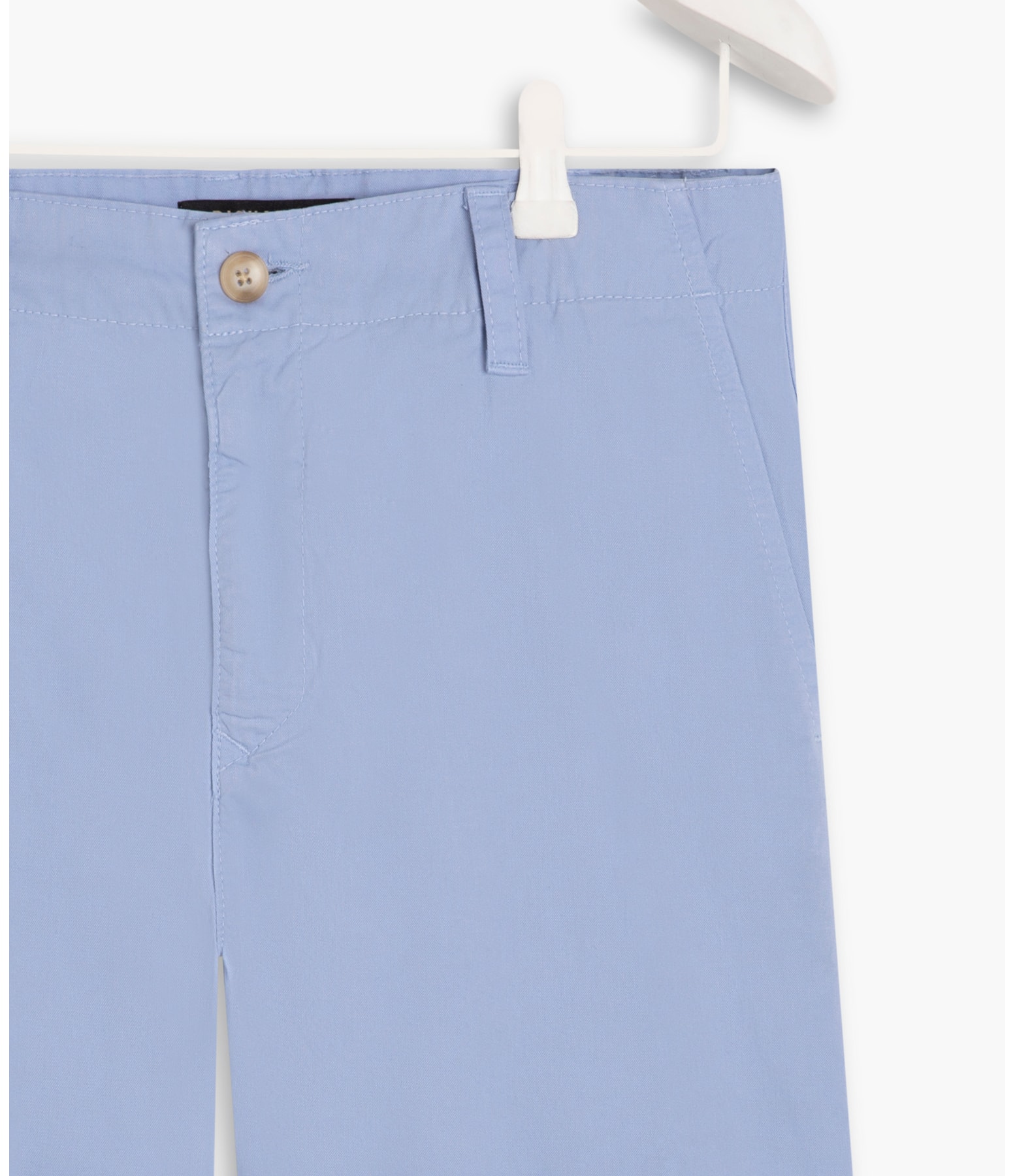 Bermuda Chino Con Azul Claro