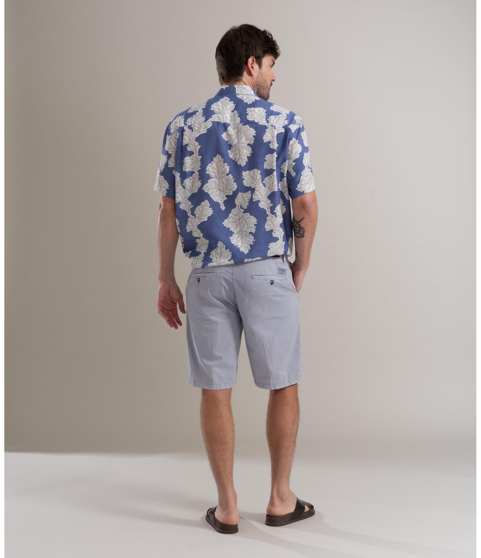 Bermuda Chino Con Azul Claro