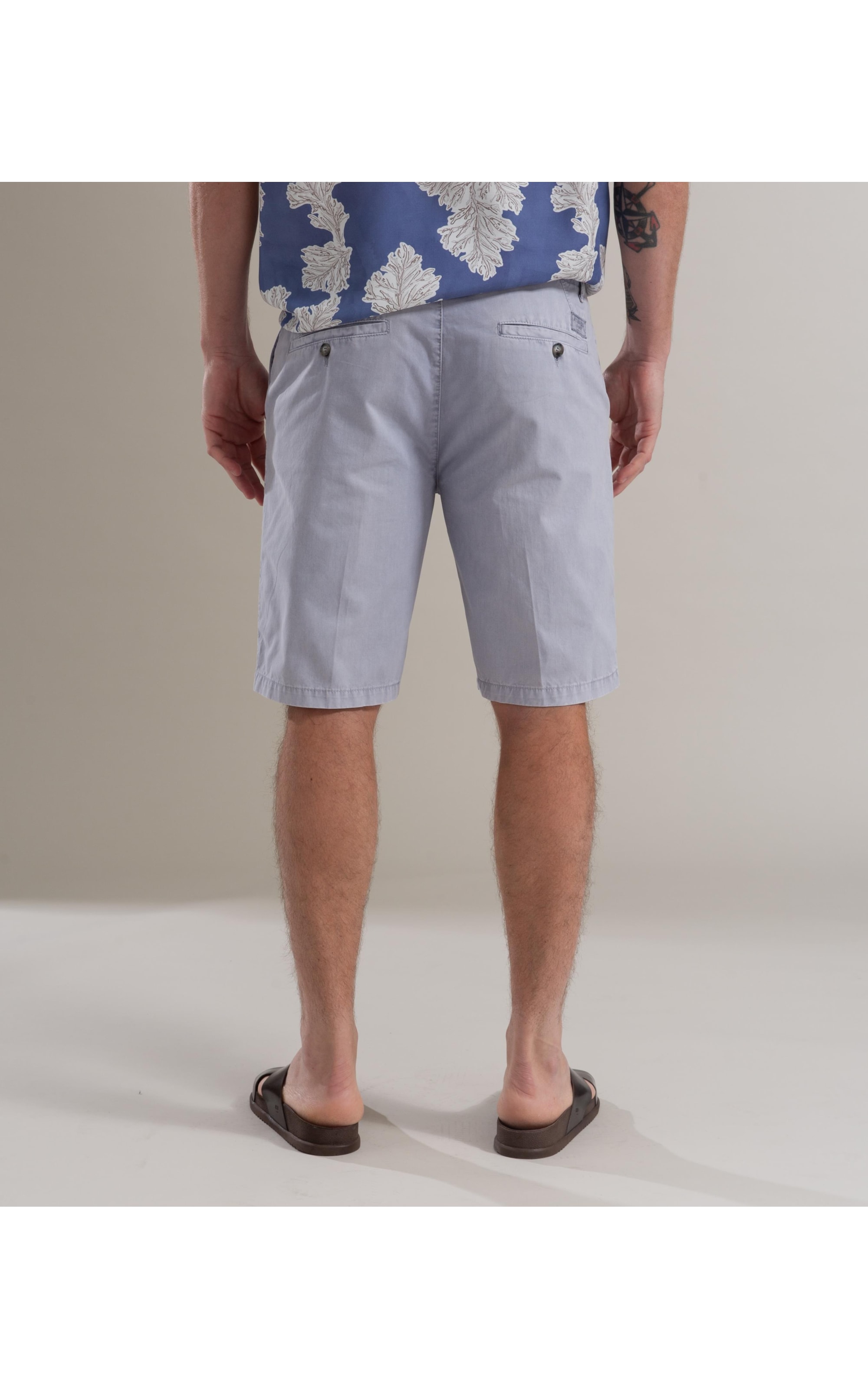 Bermuda Chino Con Azul Claro