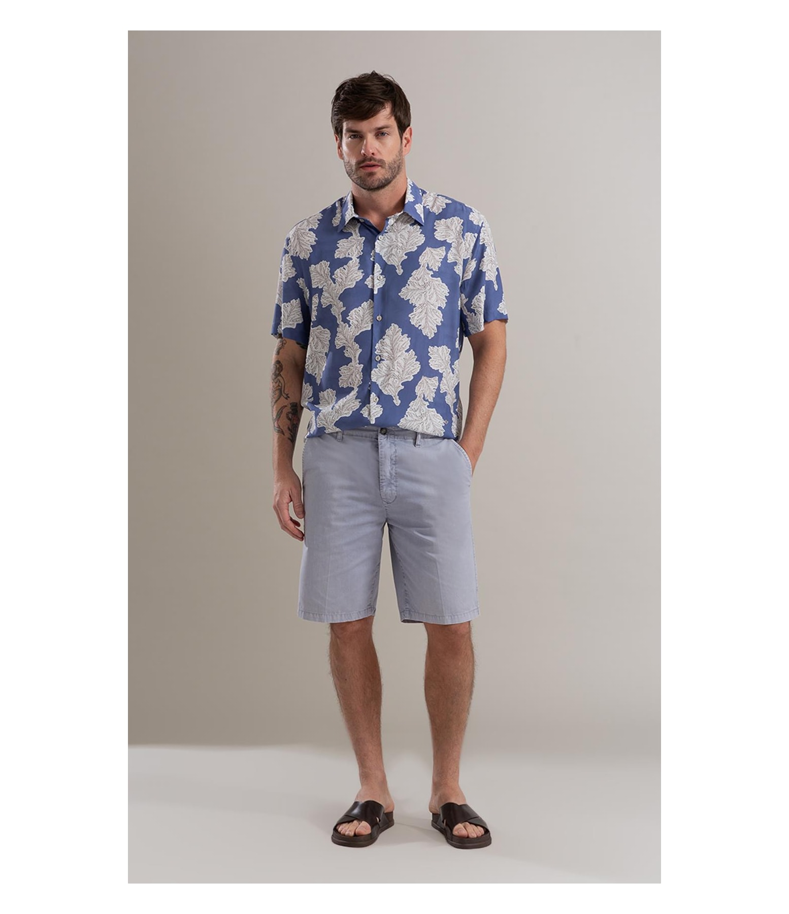 Bermuda Chino Con Azul Claro