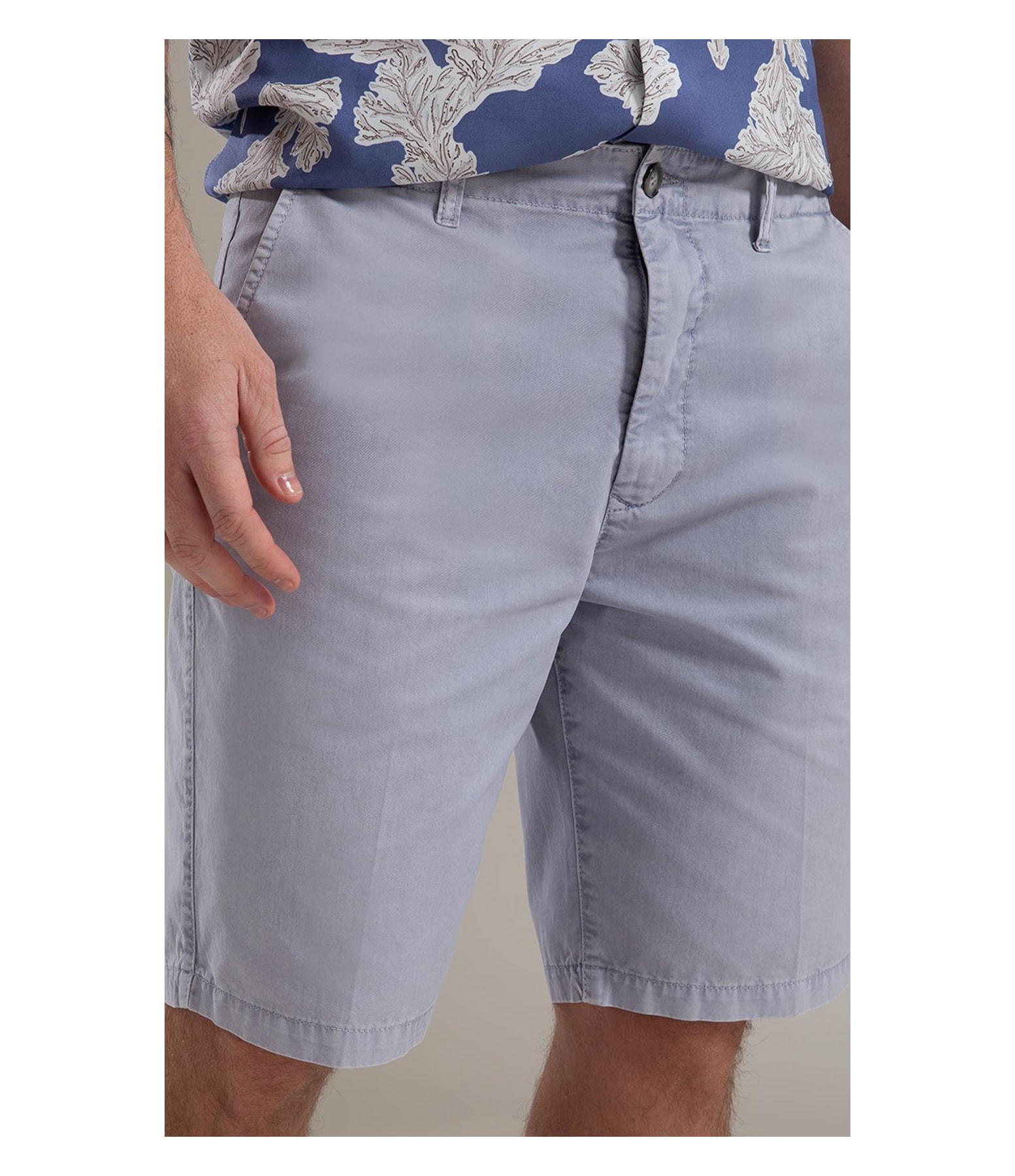 Bermuda Chino Con Azul Claro