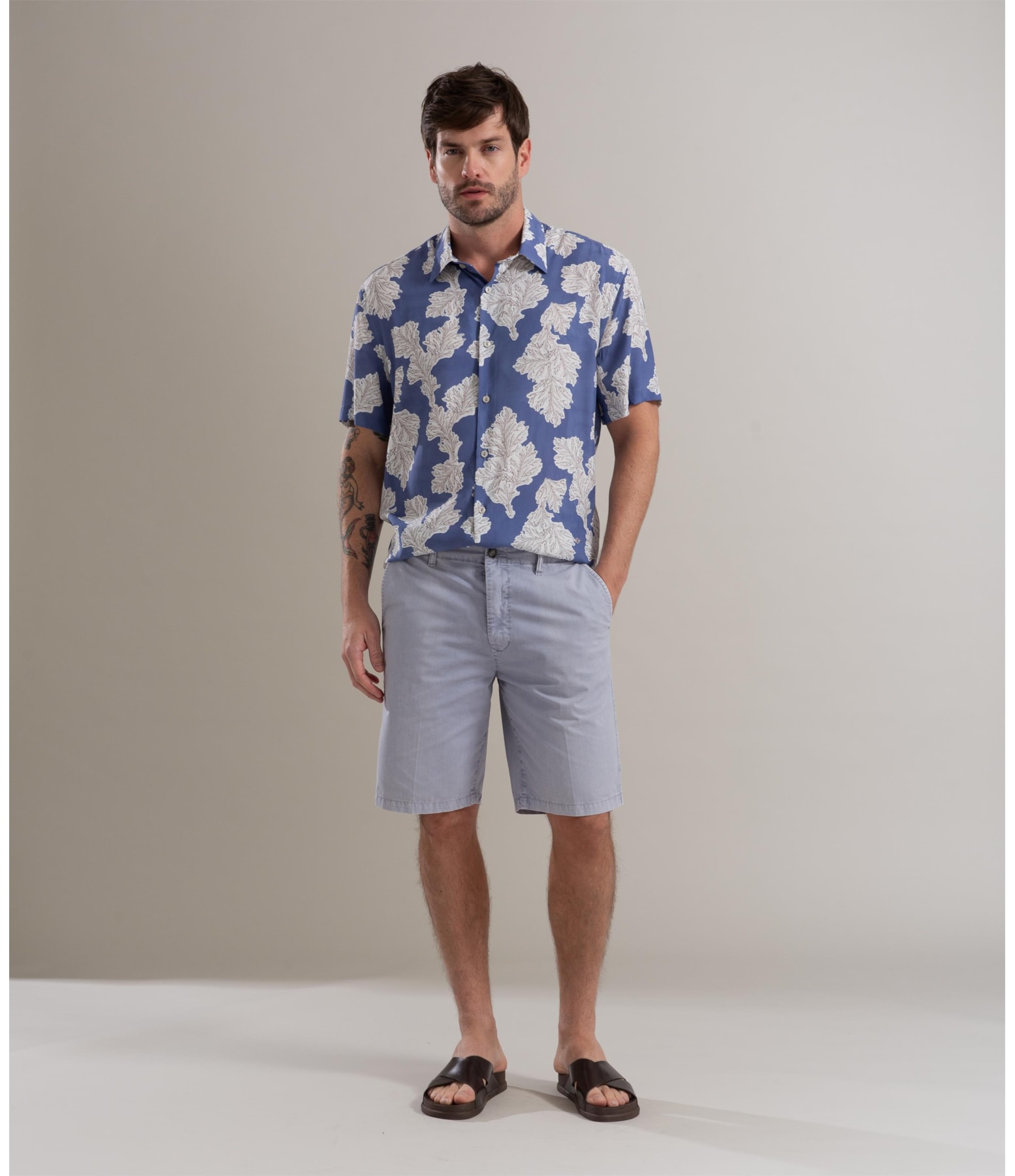 Bermuda Chino Con Azul Claro