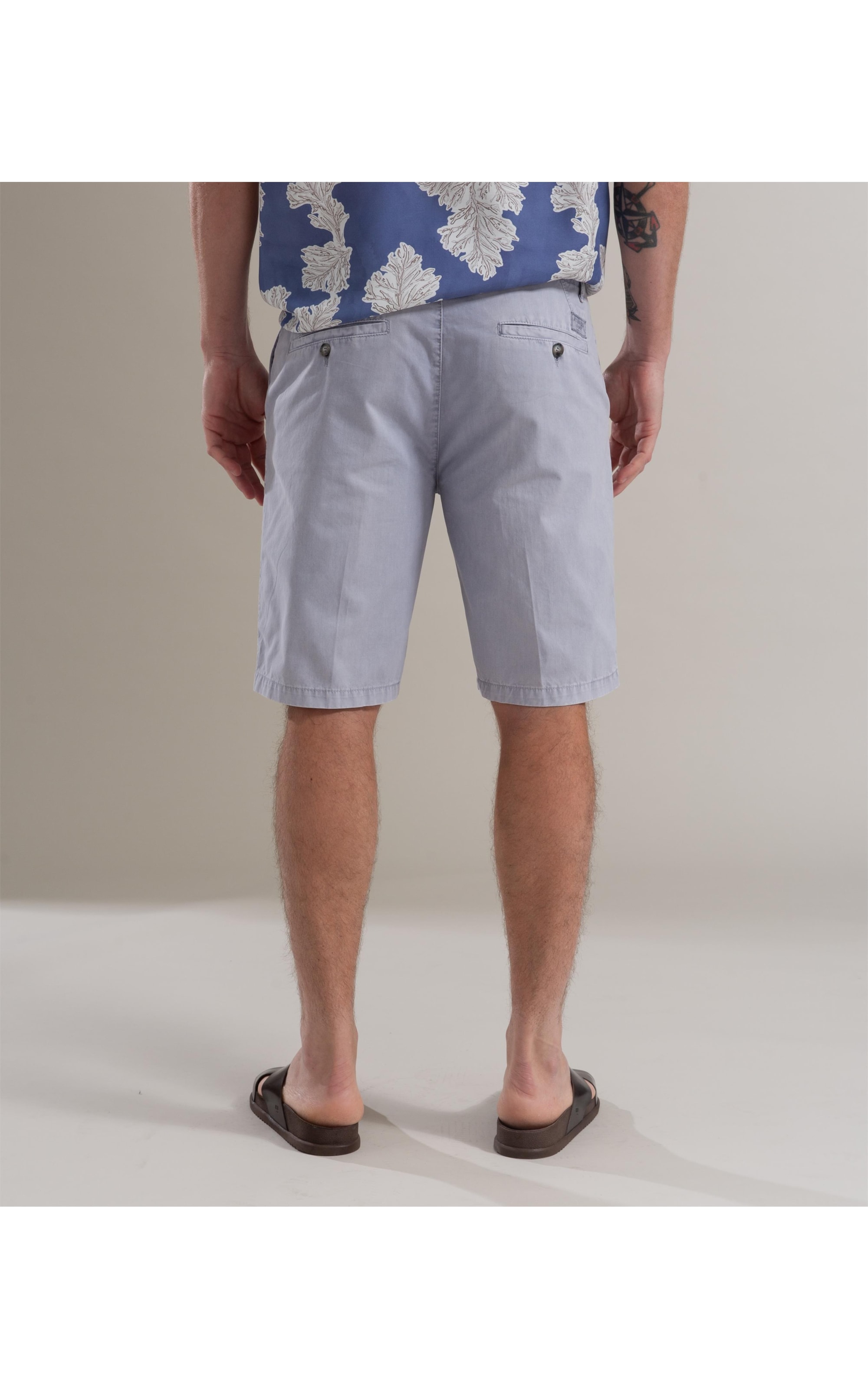 Bermuda Chino Con Azul Claro