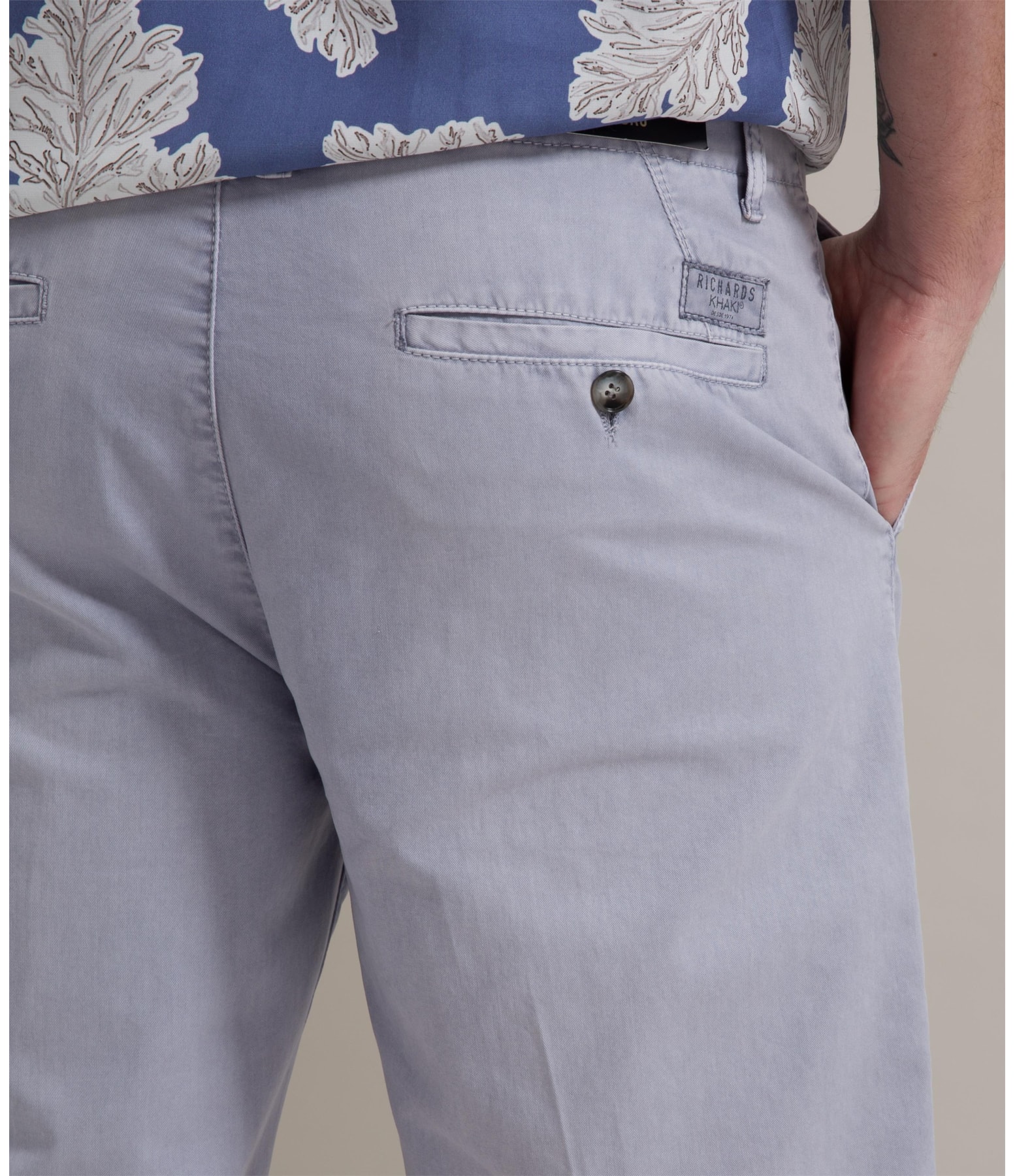 Bermuda Chino Con Azul Claro