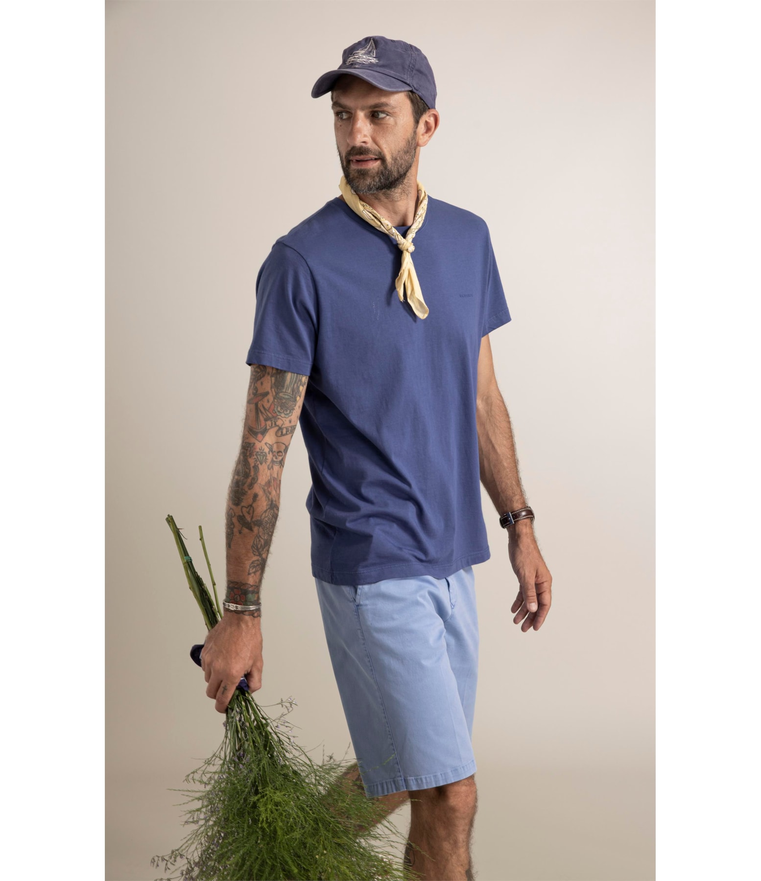 Bermuda Chino Con Azul Medio