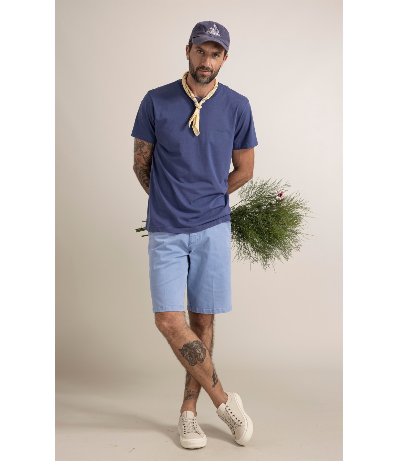 Bermuda Chino Con Azul Medio