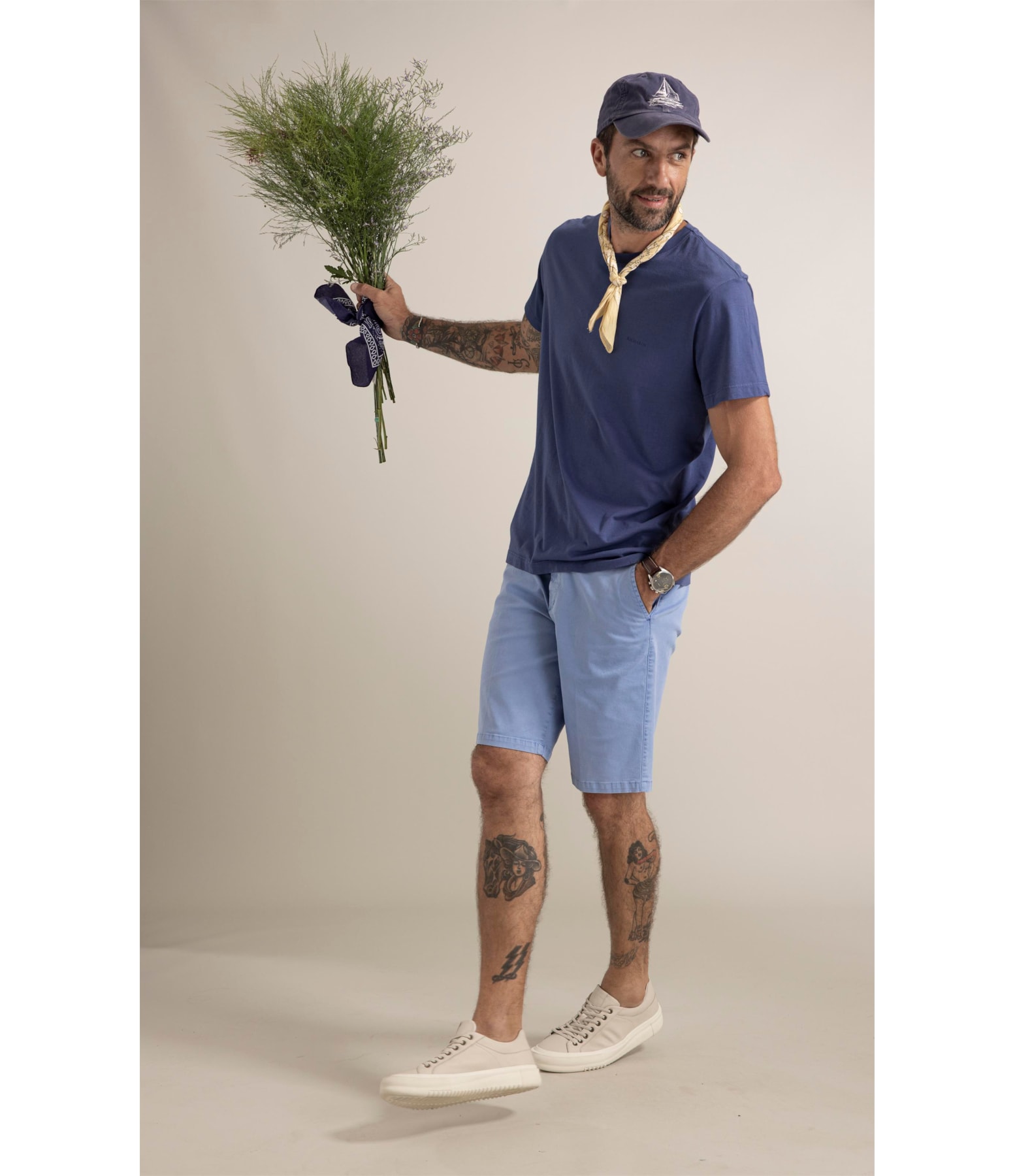Bermuda Chino Con Azul Medio