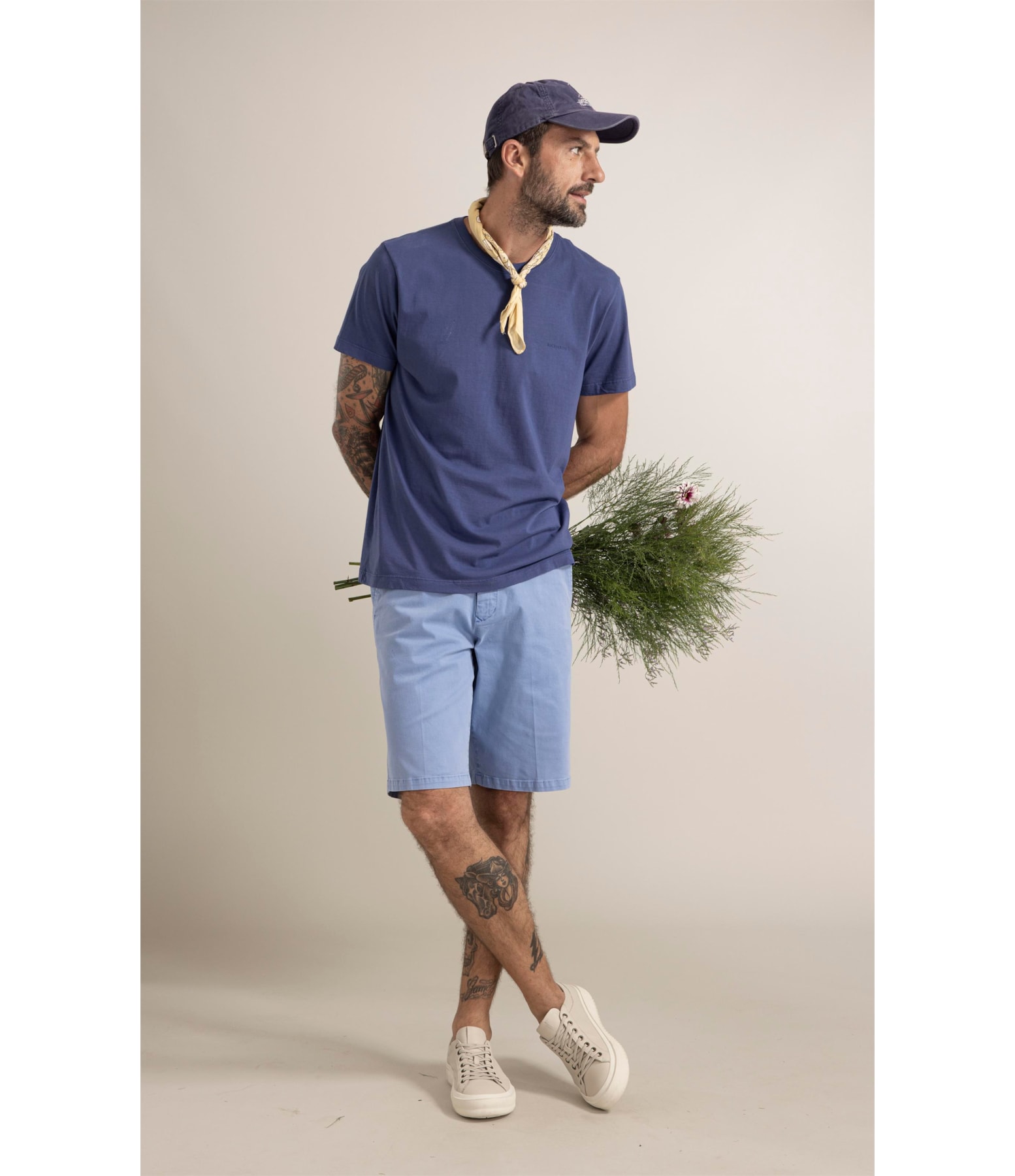 Bermuda Chino Con Azul Medio