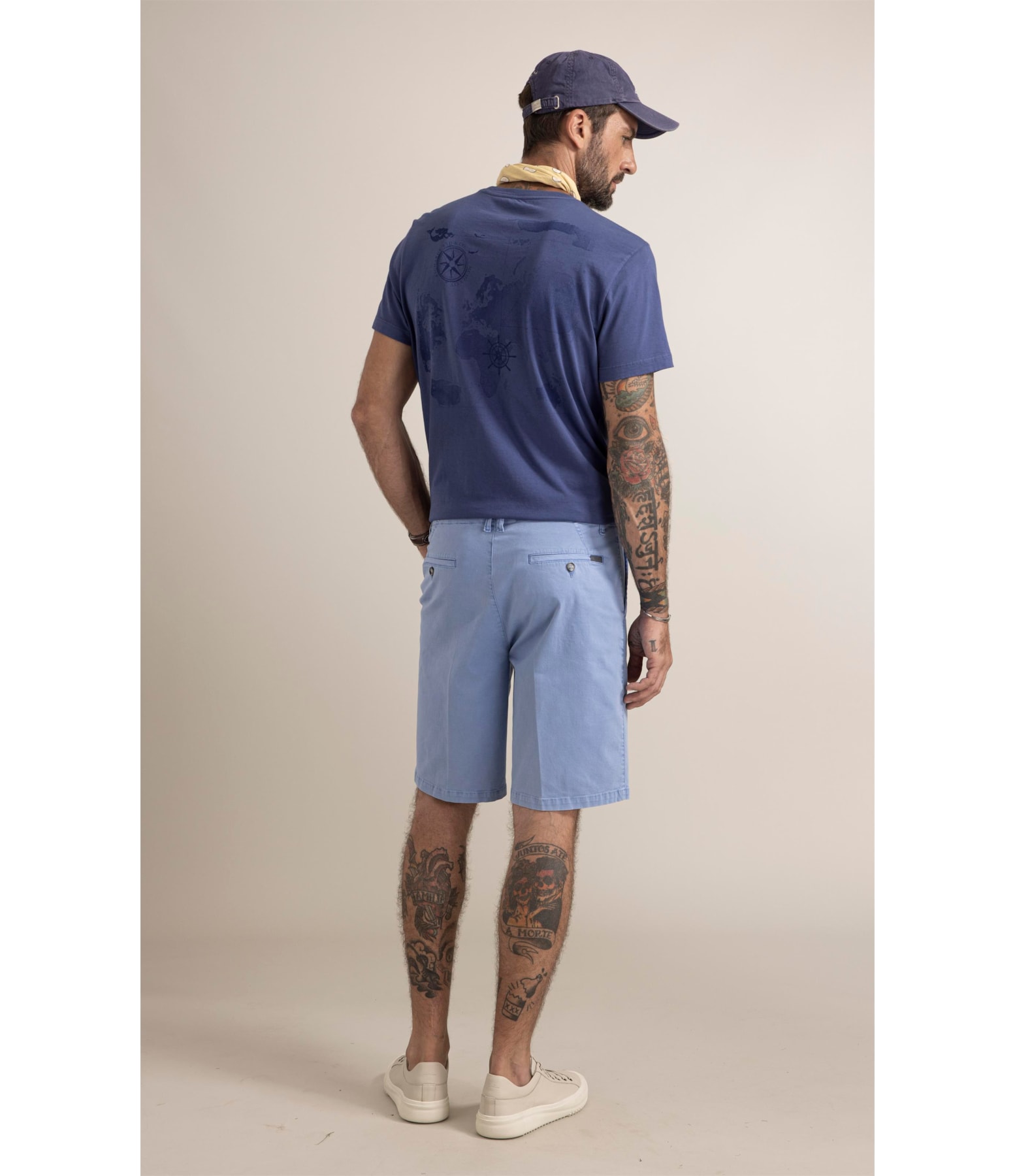 Bermuda Chino Con Azul Medio