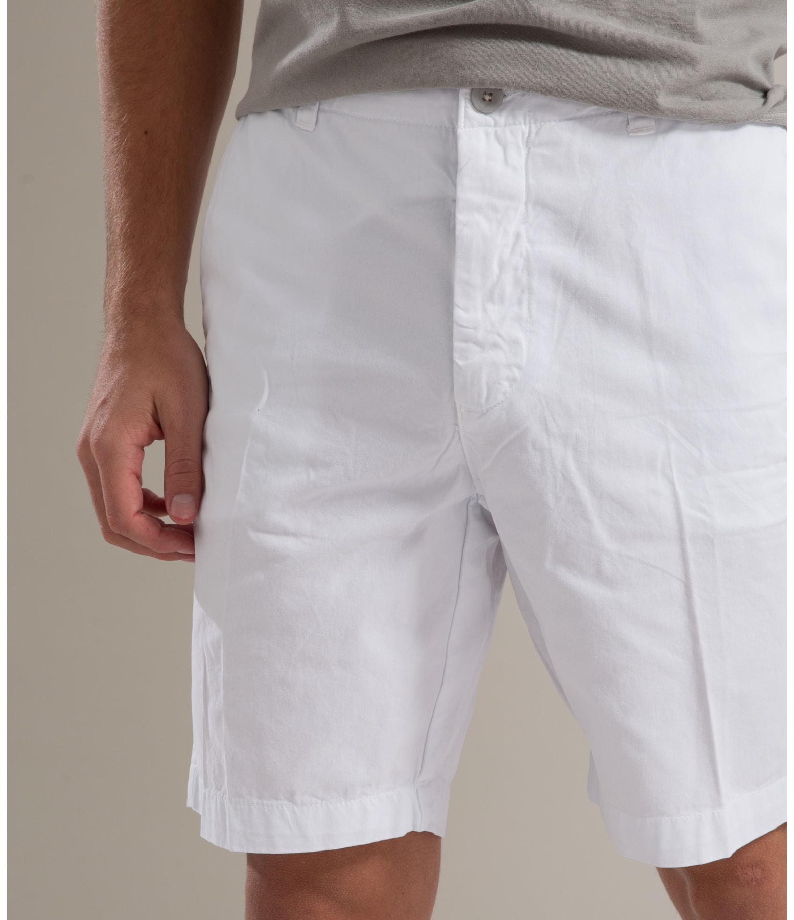 Bermuda Chino Con Branco