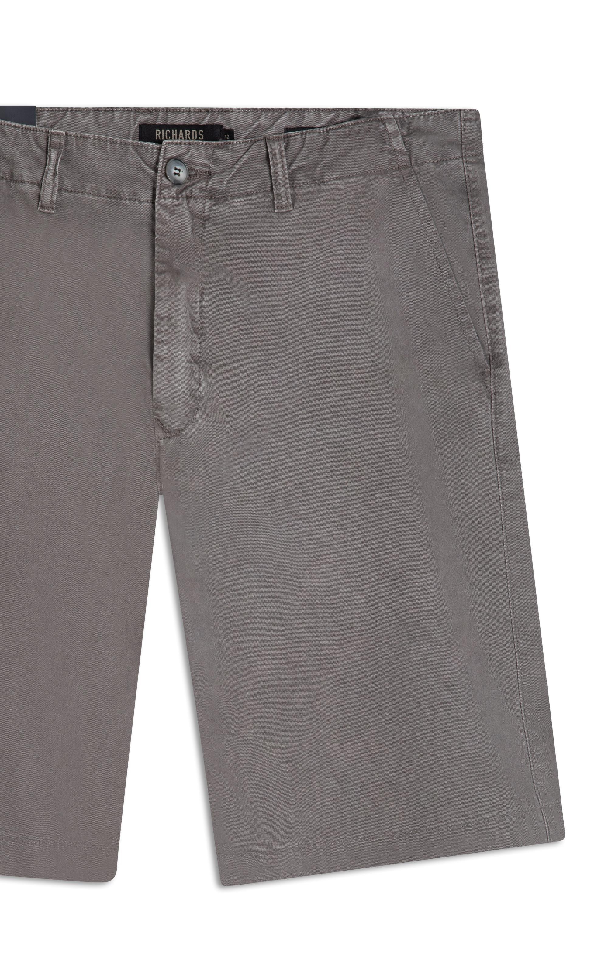 Bermuda Chino Con Castor