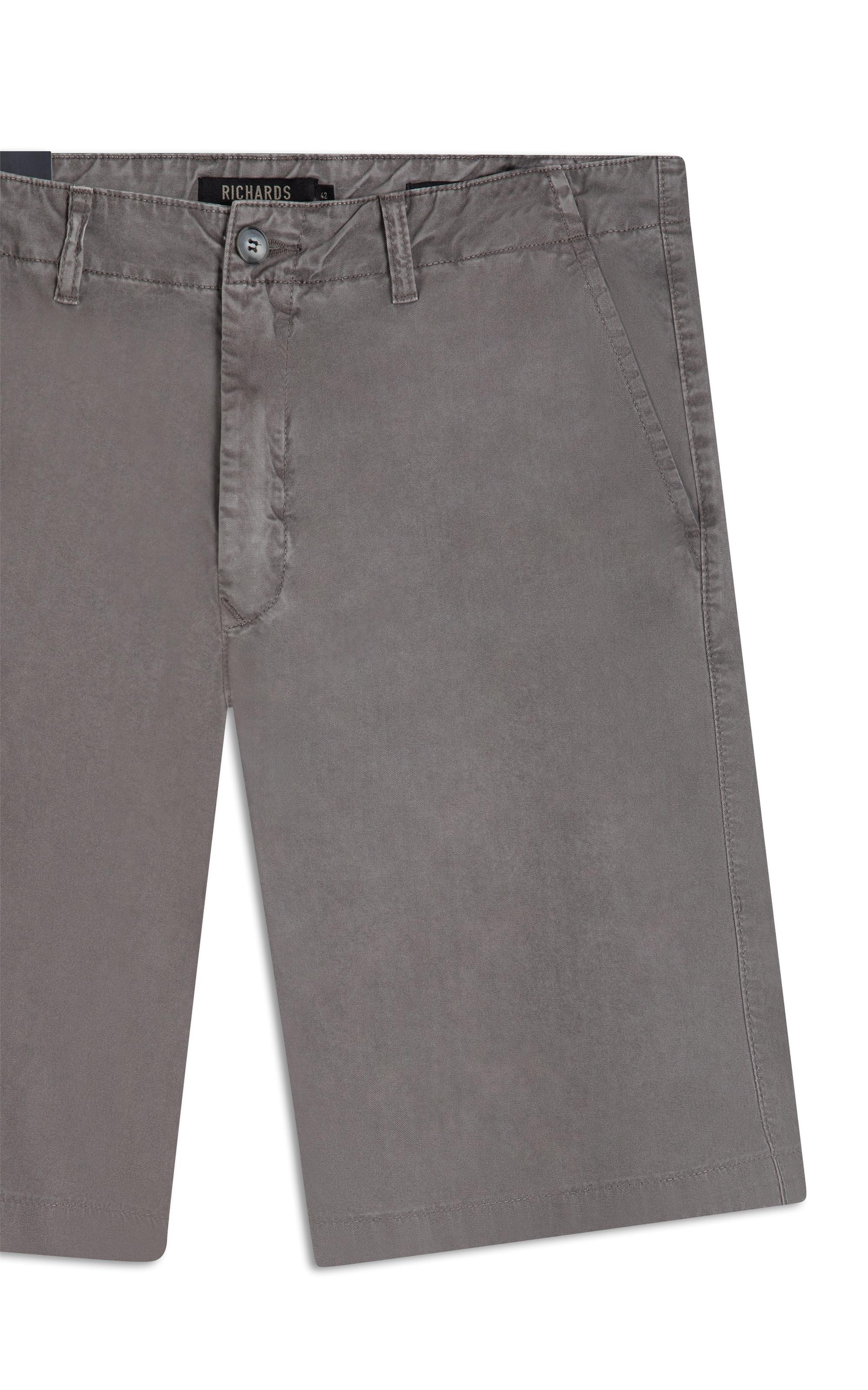 Bermuda Chino Con Castor
