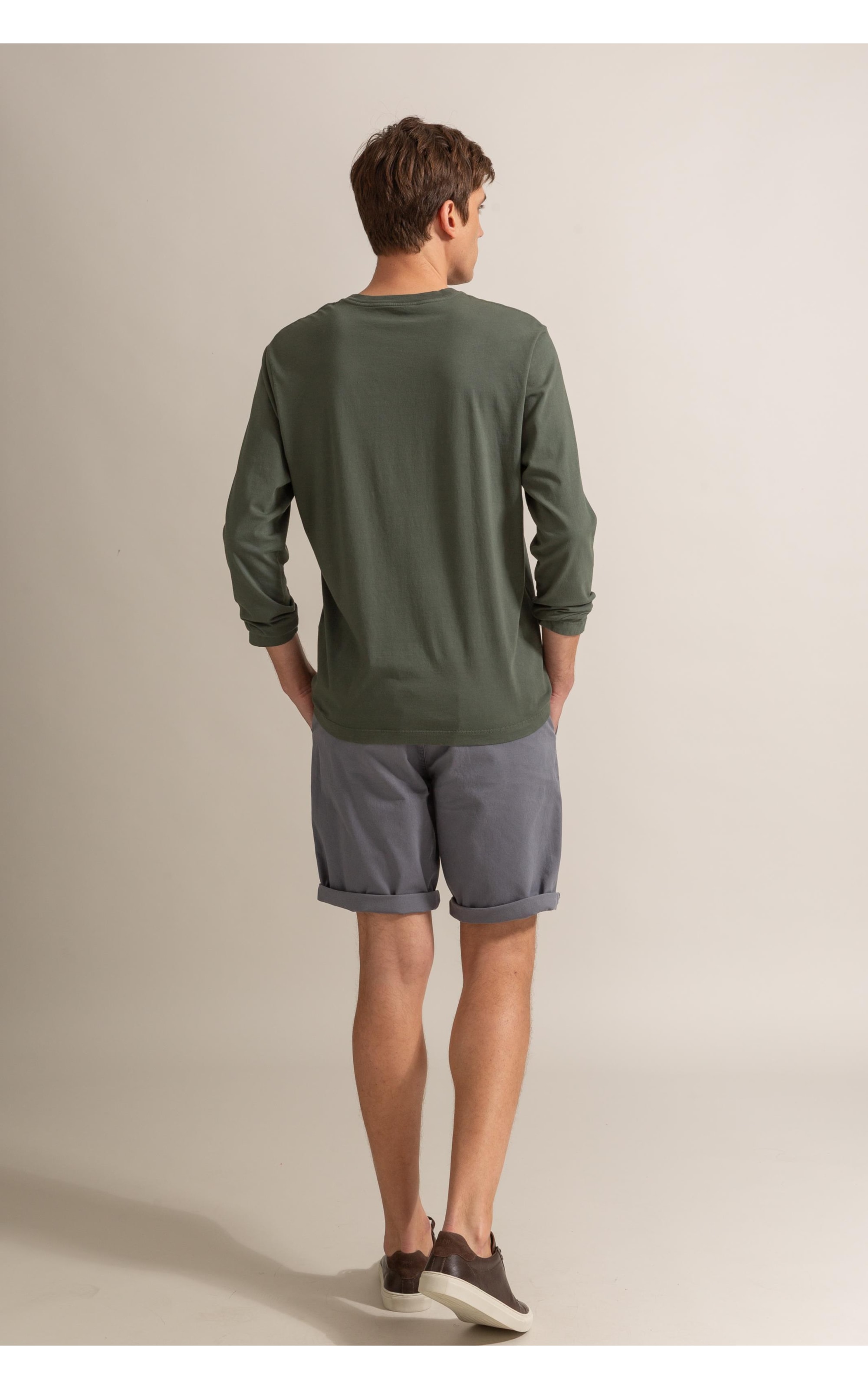 Bermuda Chino Con Cinza Claro