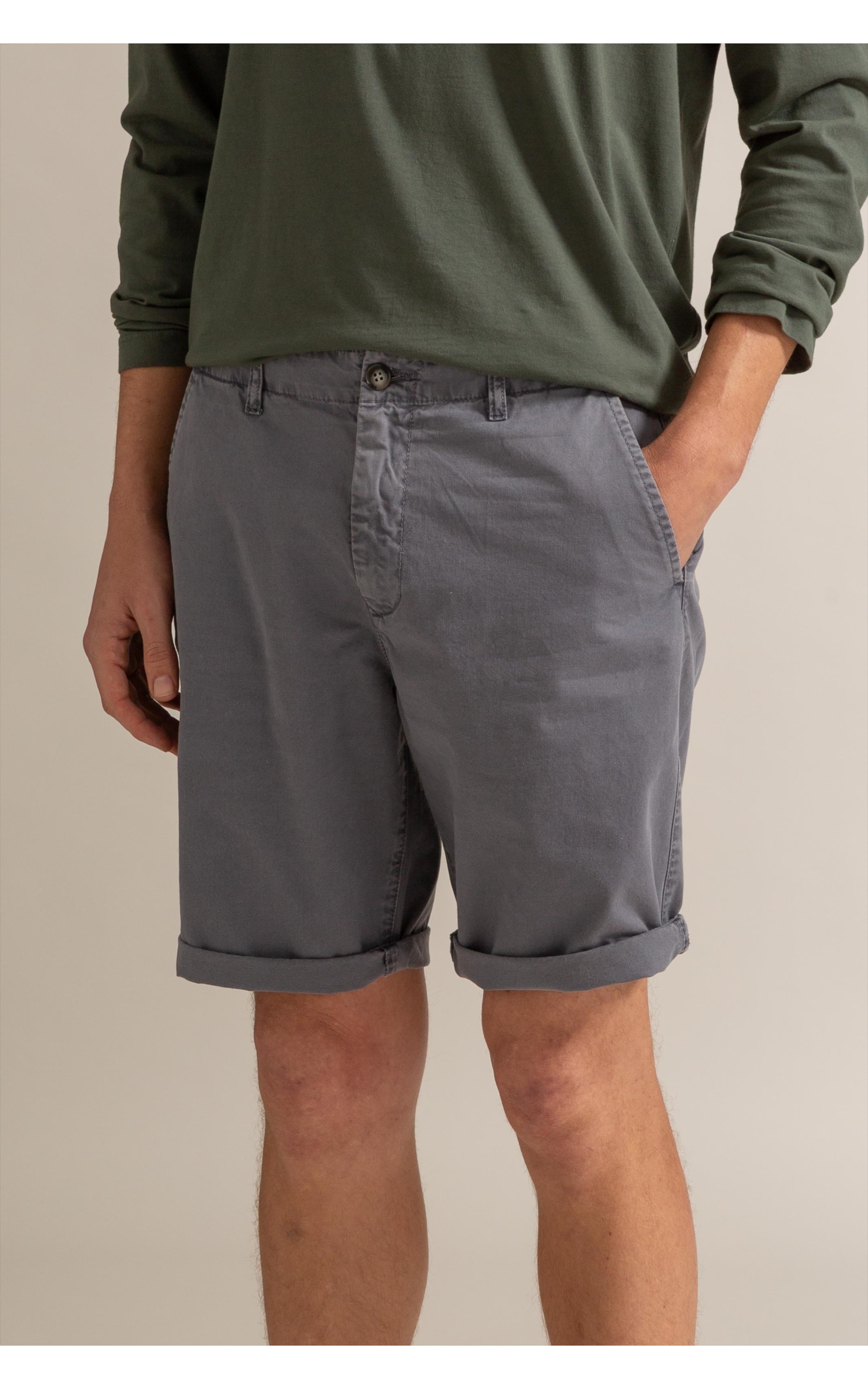 Bermuda Chino Con Cinza Claro