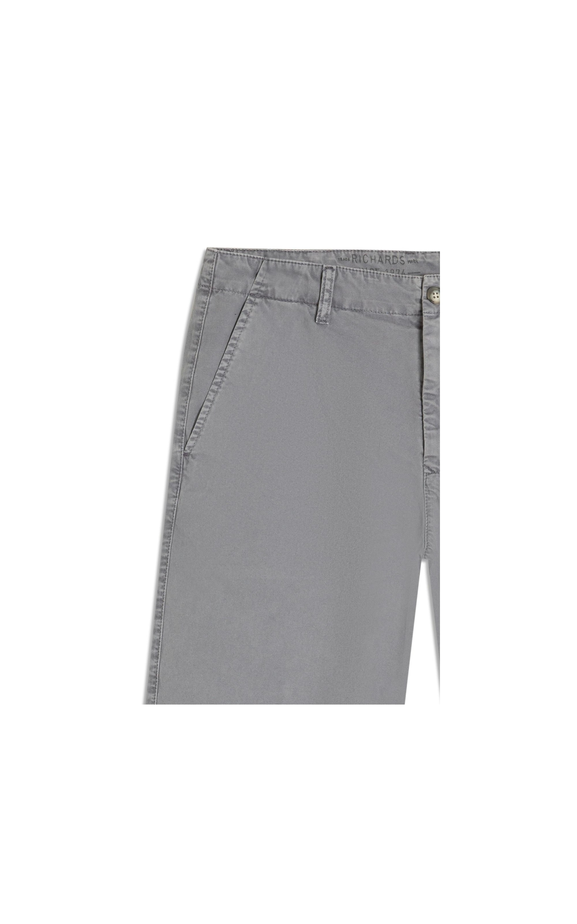 Bermuda Chino Con Cinza Claro