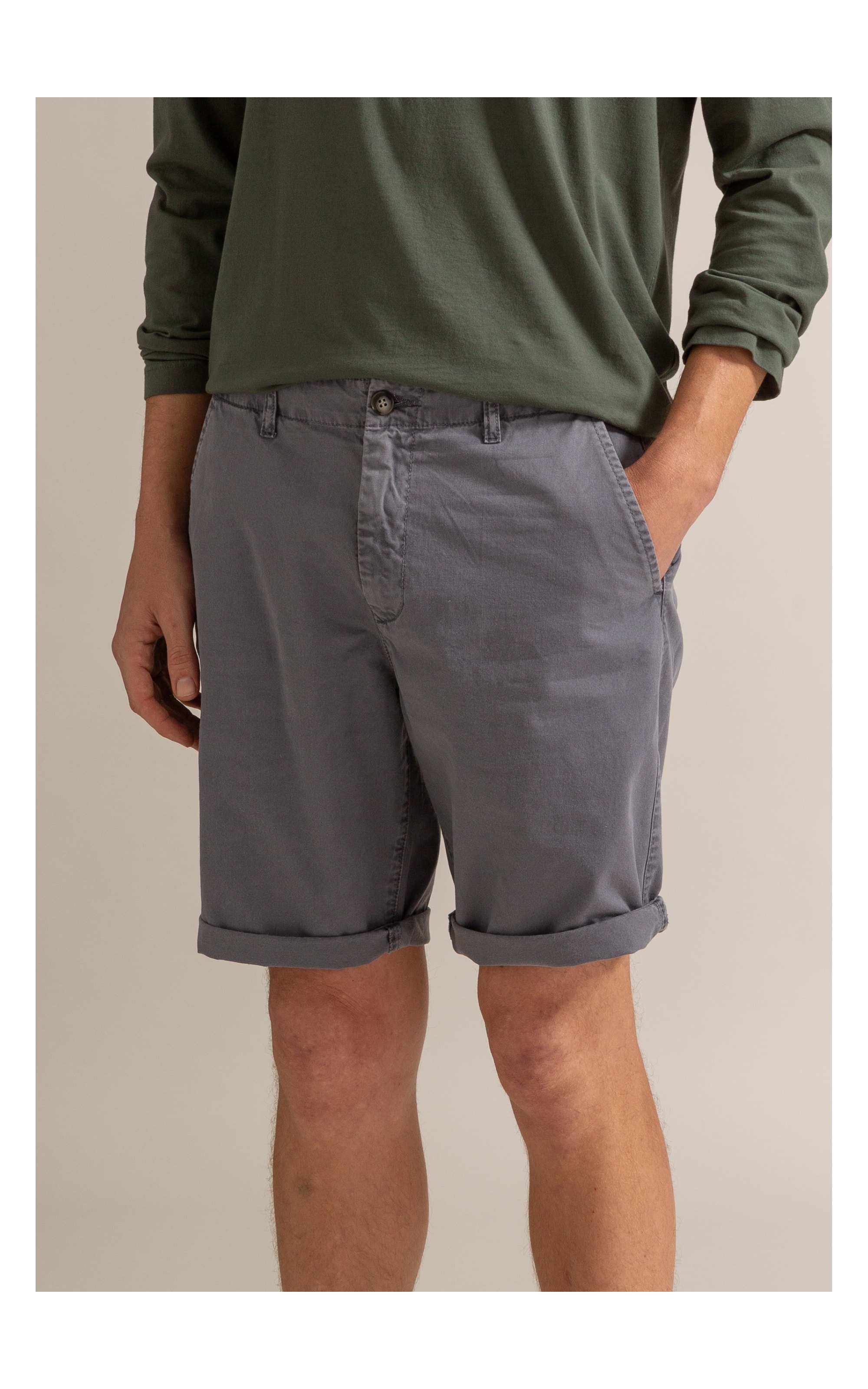 Bermuda Chino Con Cinza Claro