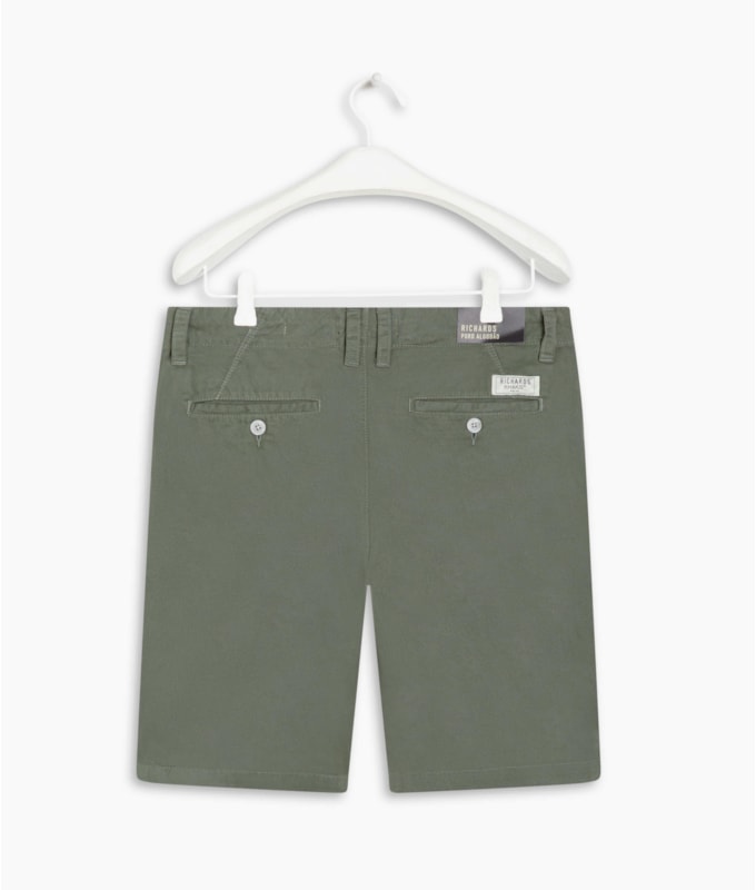 Bermuda Chino Con Verde Escuro