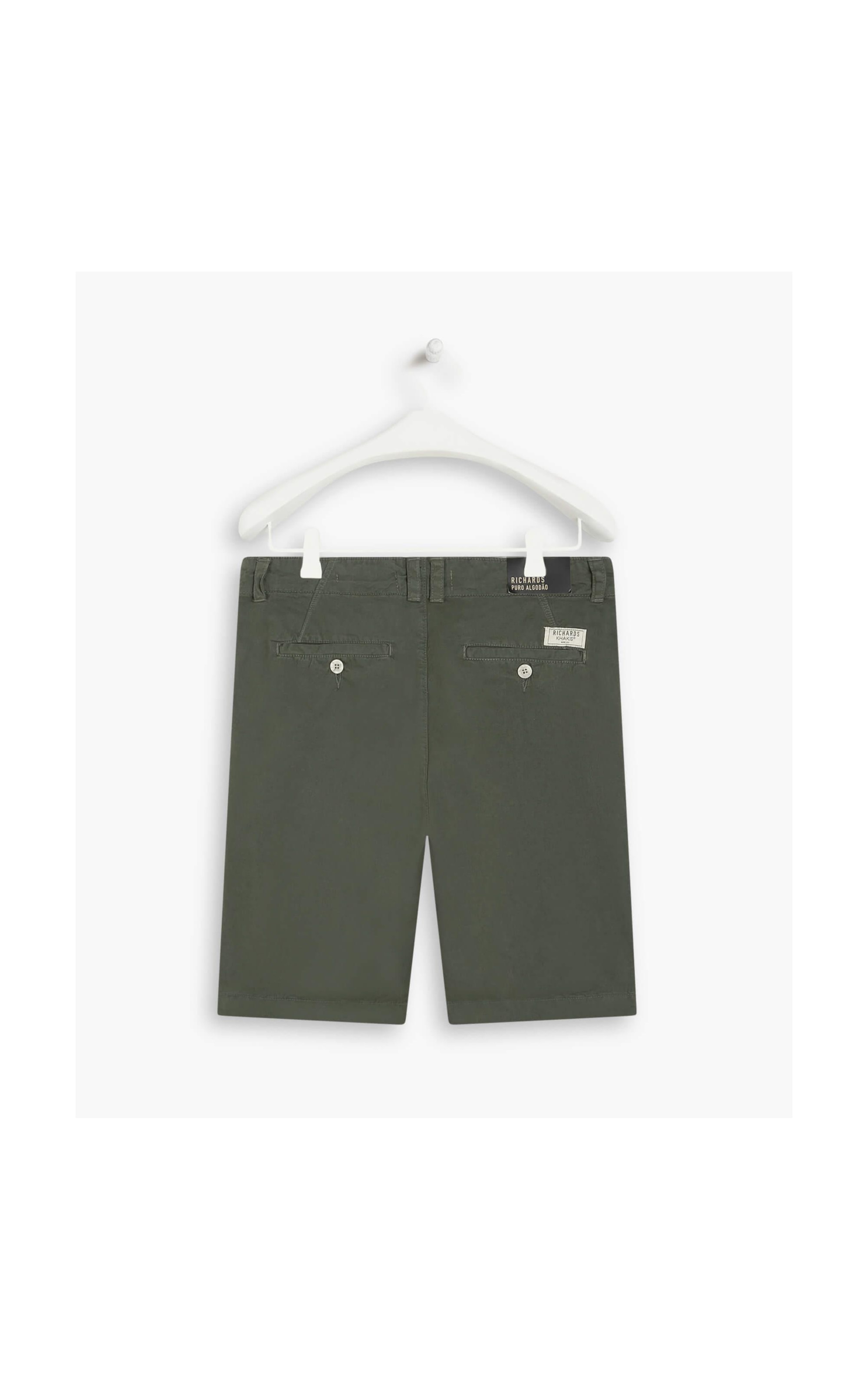 Bermuda Chino Con Verde Escuro