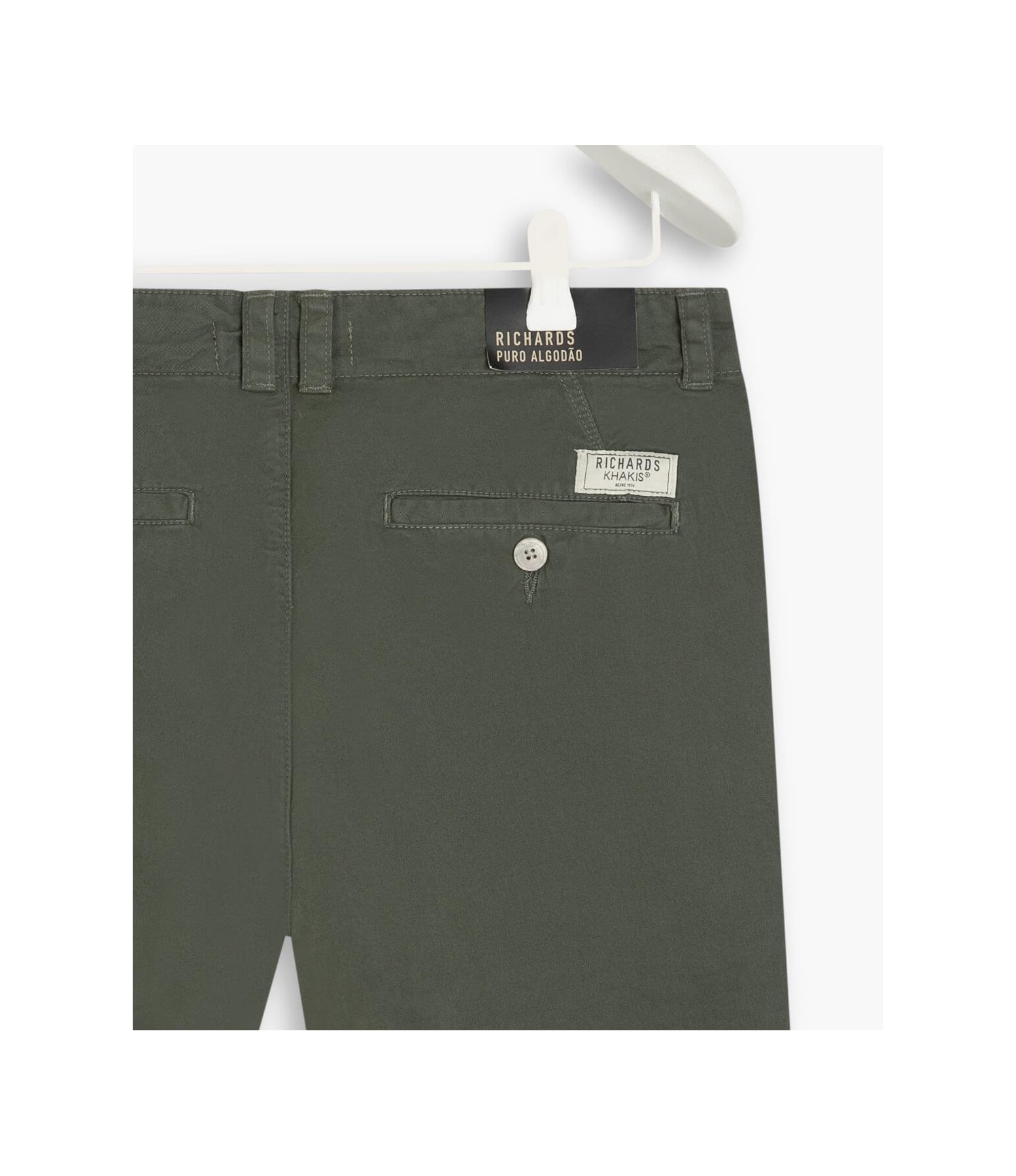 Bermuda Chino Con Verde Escuro