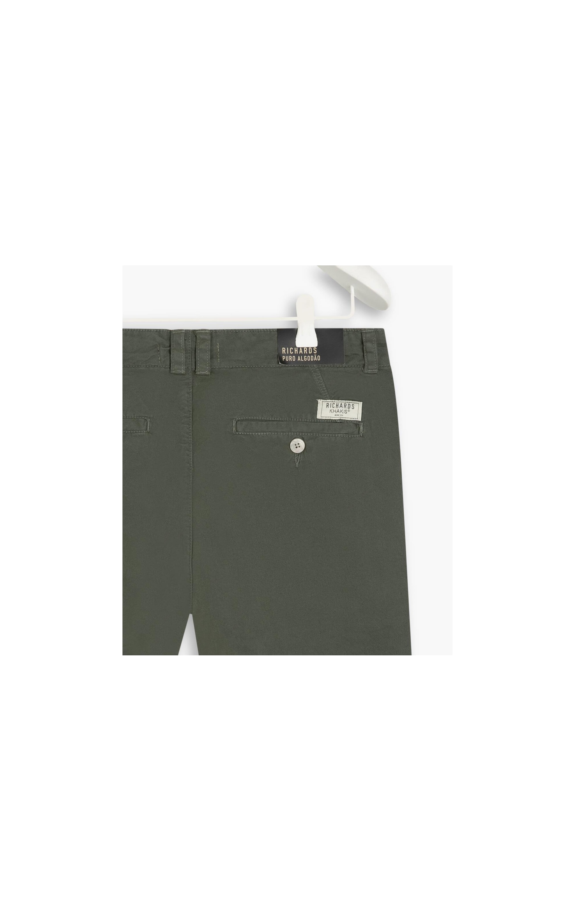 Bermuda Chino Con Verde Escuro