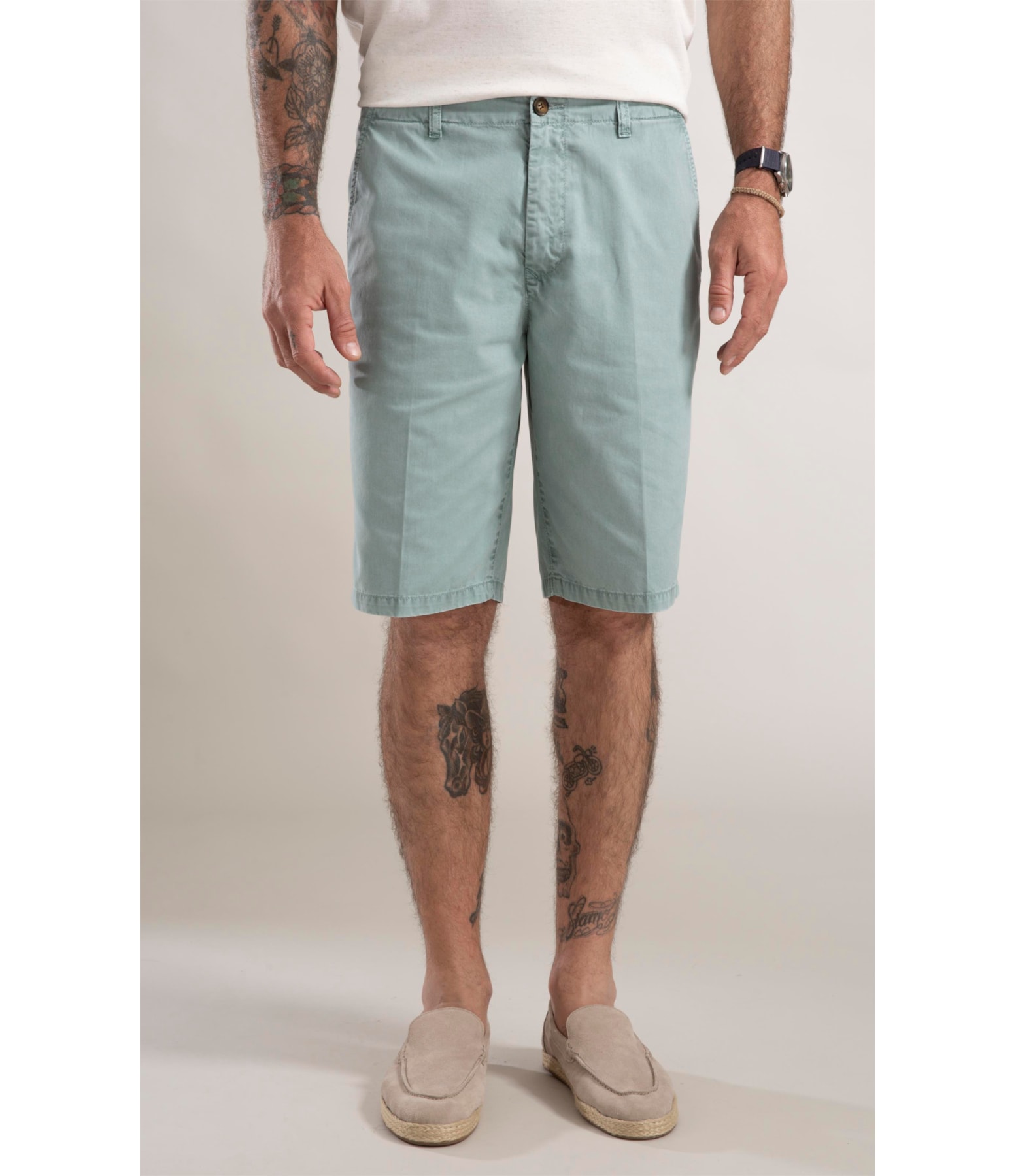 Bermuda Chino Con Verde Salvia