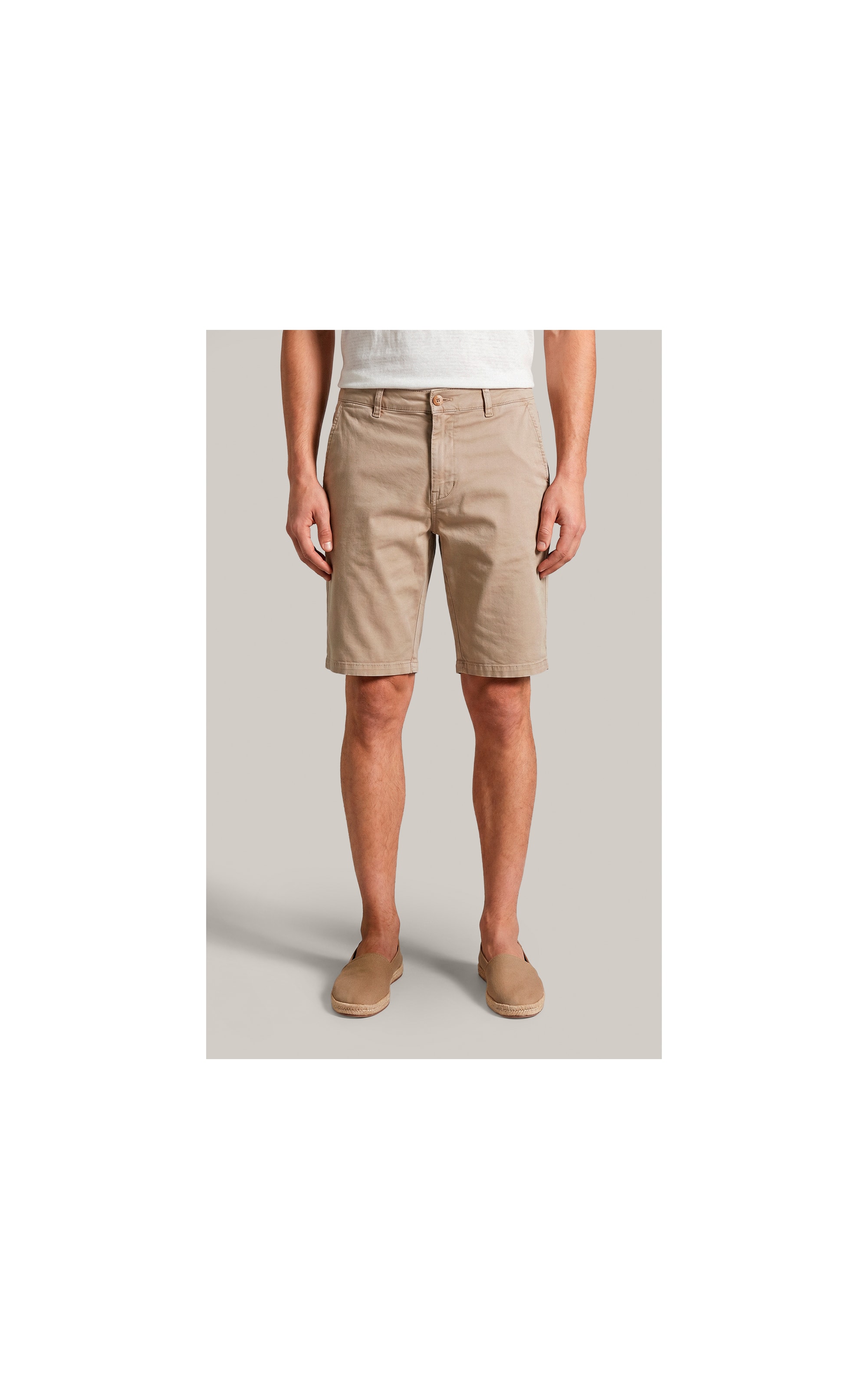 Bermuda Chino Husk