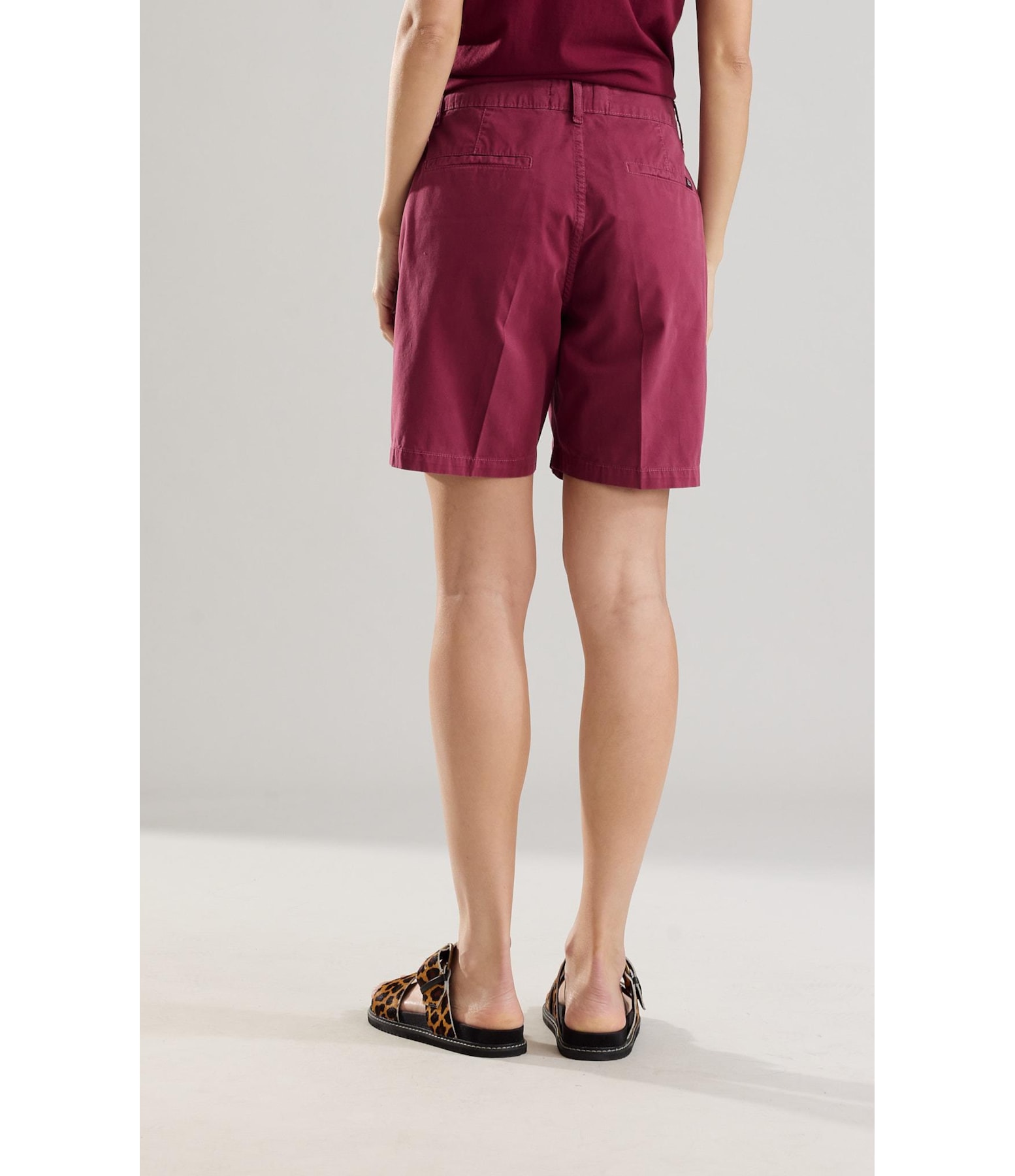 Bermuda Chino Montaigne Magenta