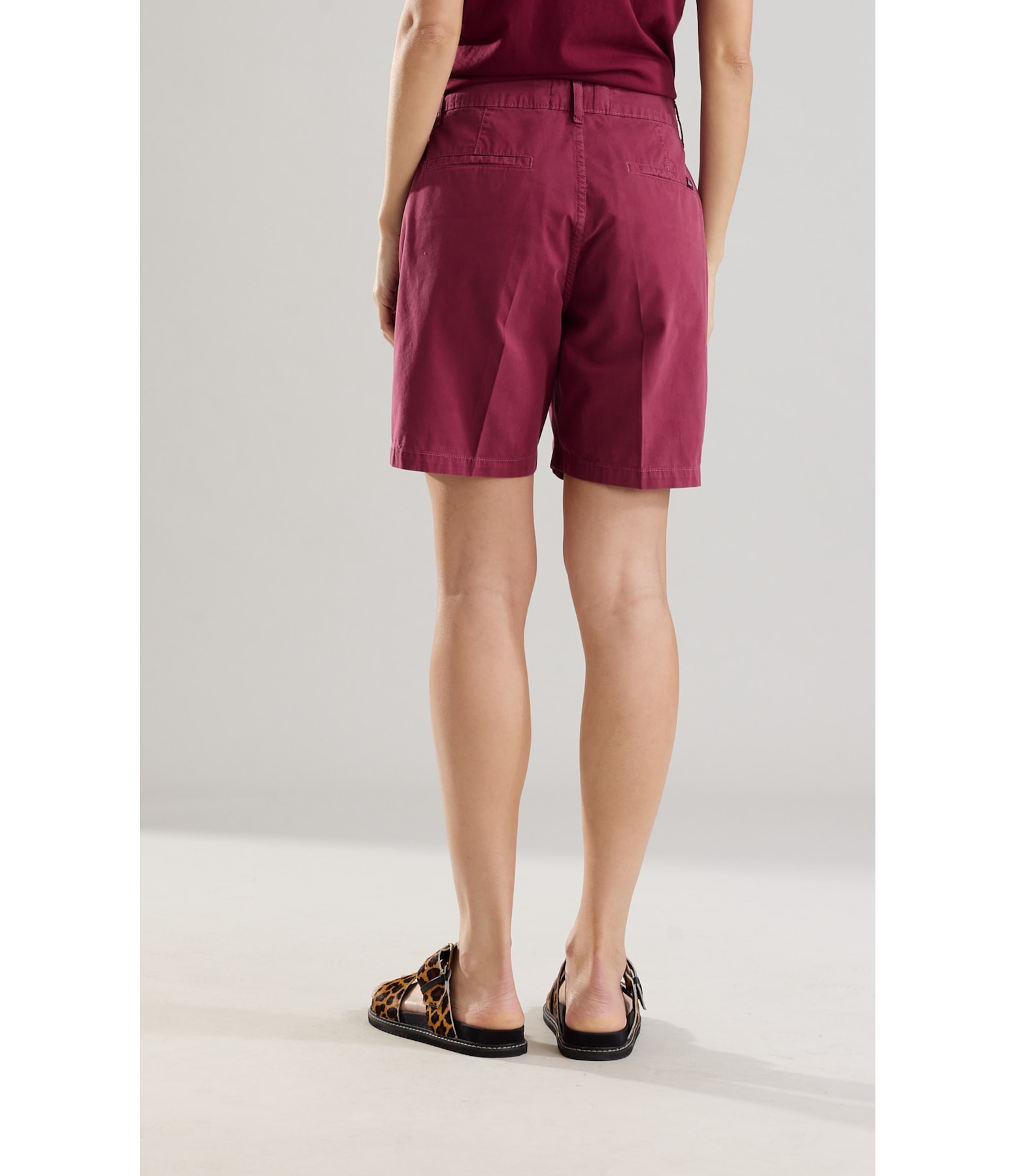 Bermuda Chino Montaigne Magenta