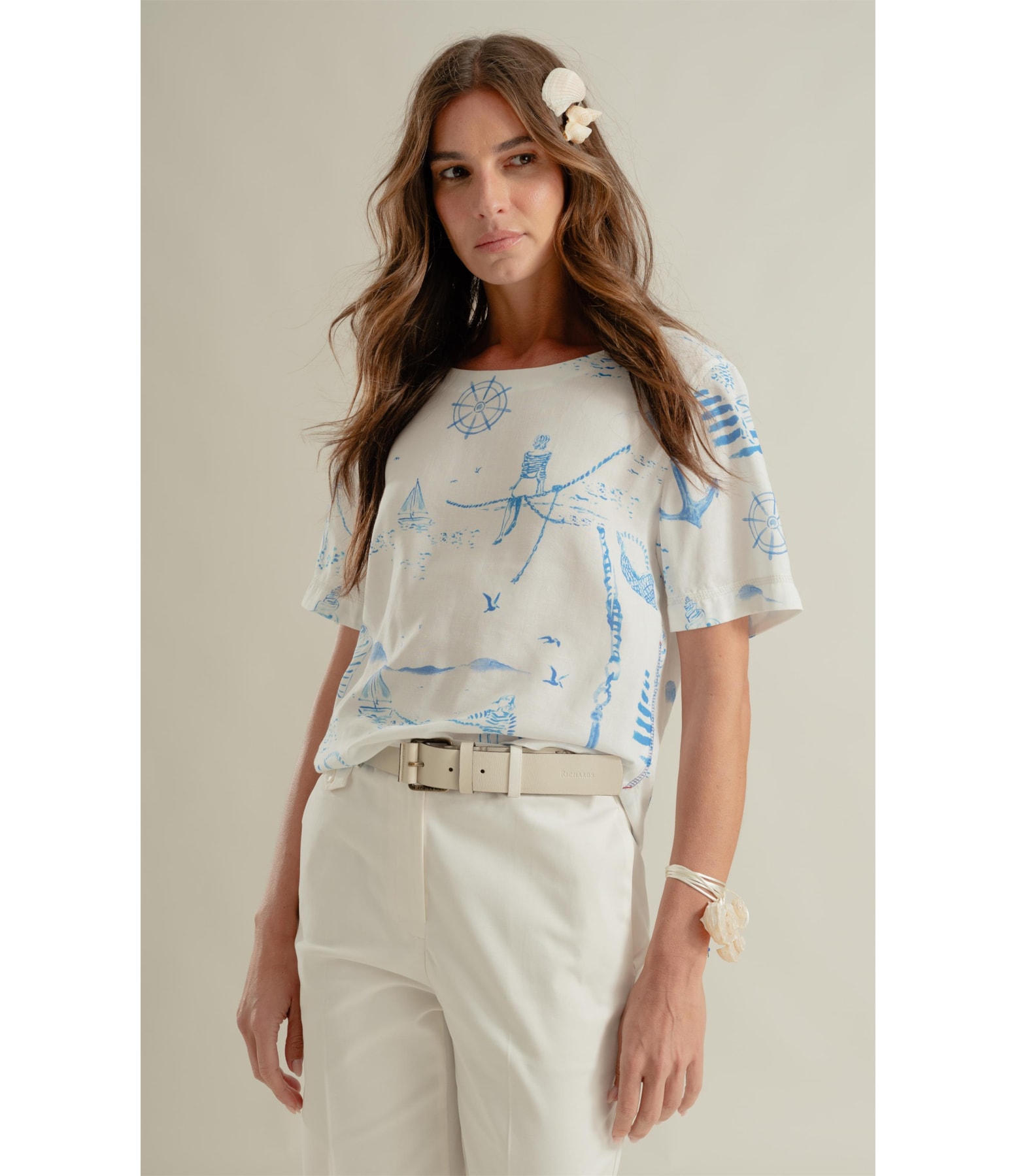 Blusa em Linho Azul Bic