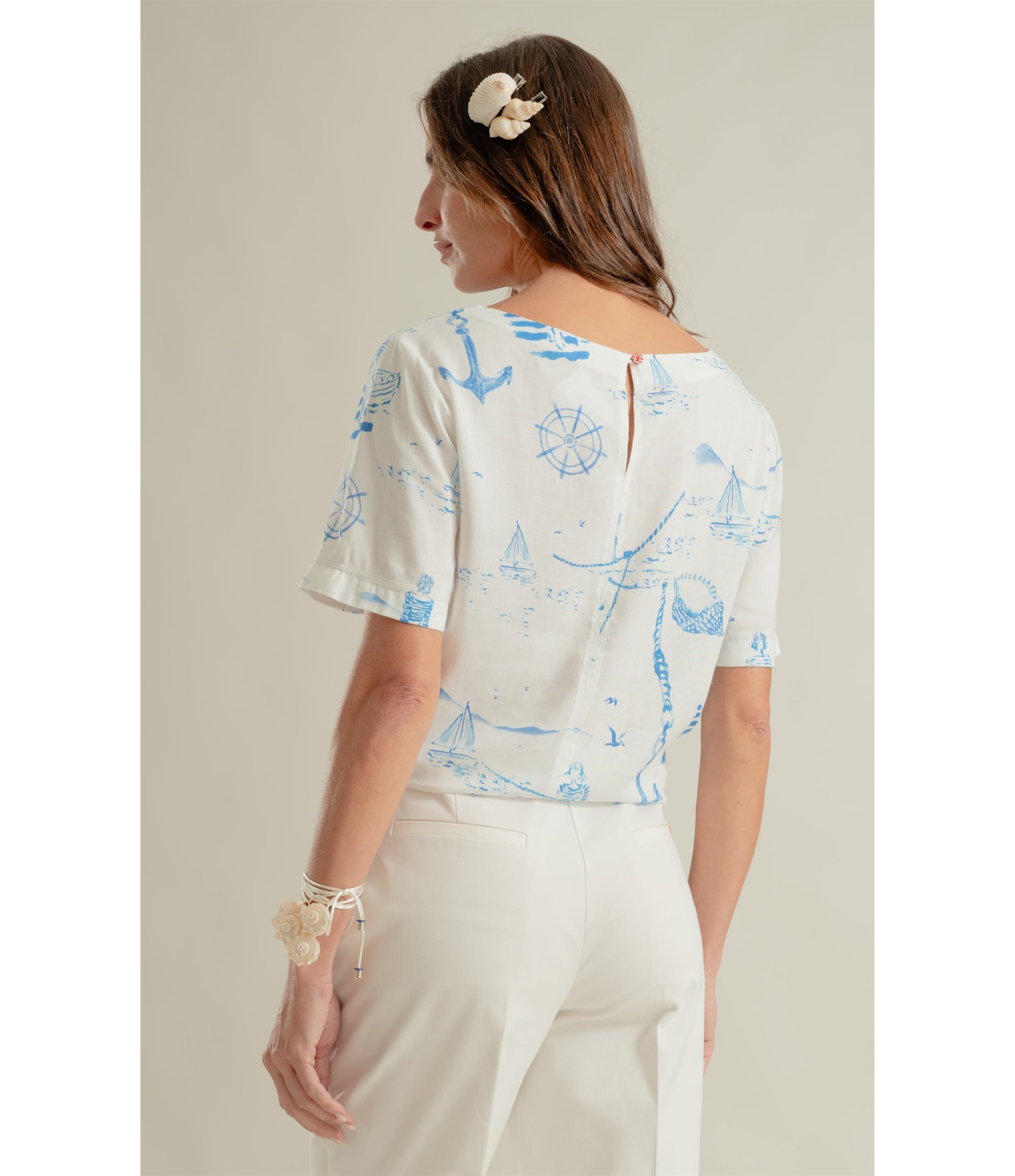 Blusa em Linho Azul Bic