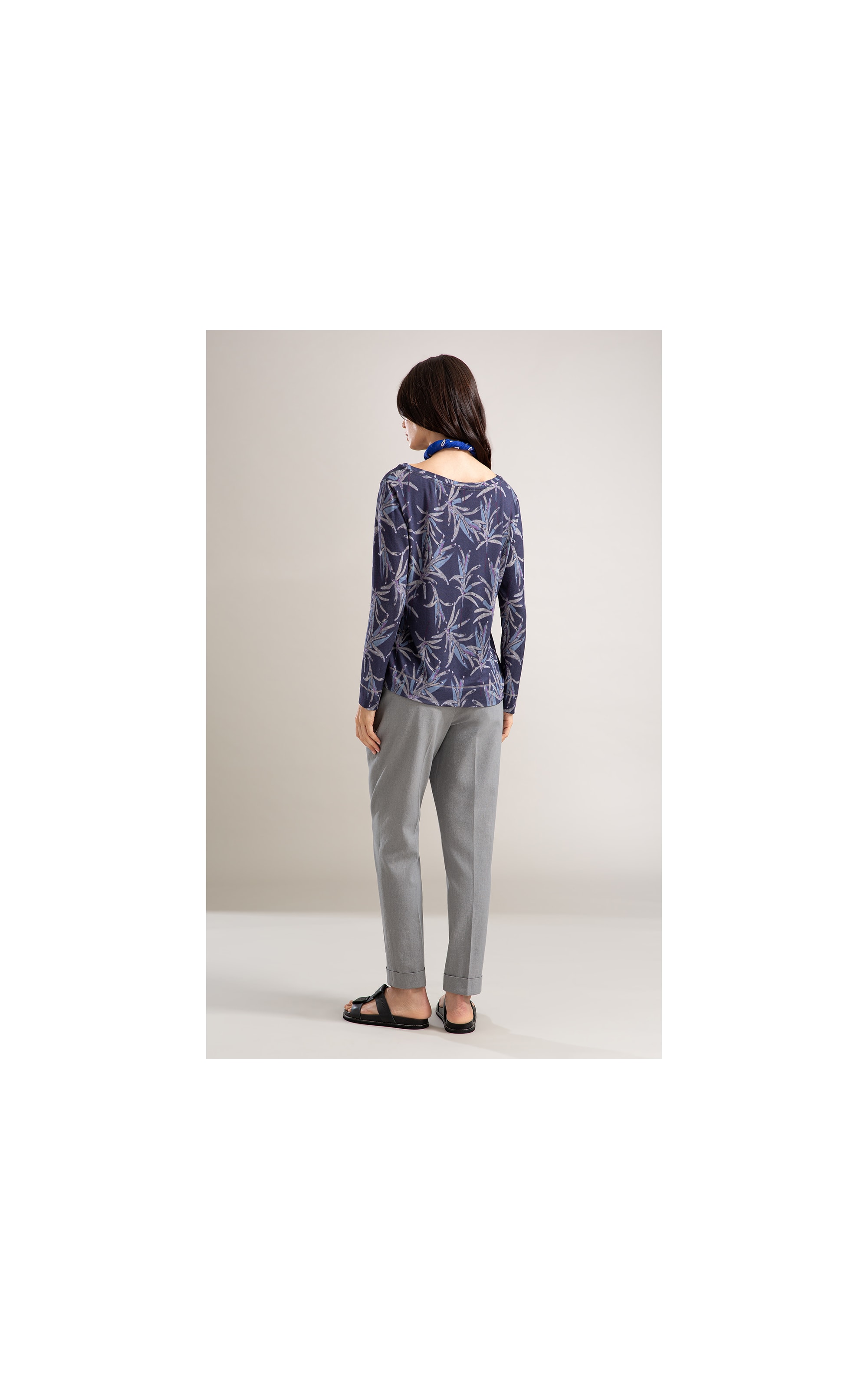 Blusa Linho  Misaki Decote v Estampa Blossom Azul Jeans