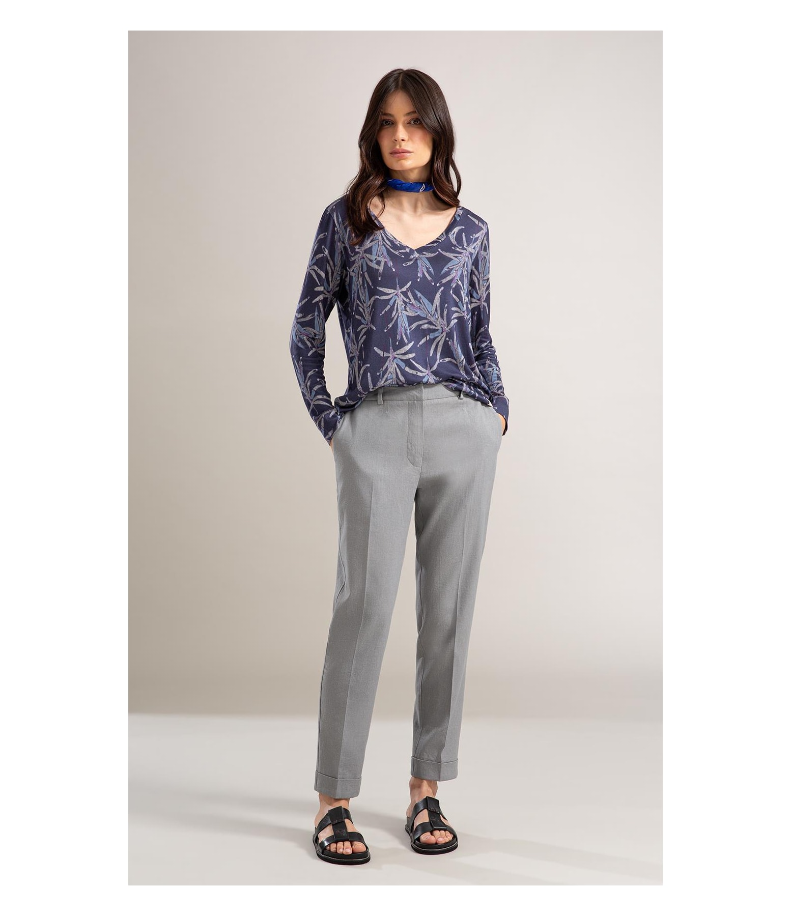 Blusa Linho  Misaki Decote v Estampa Blossom Azul Jeans