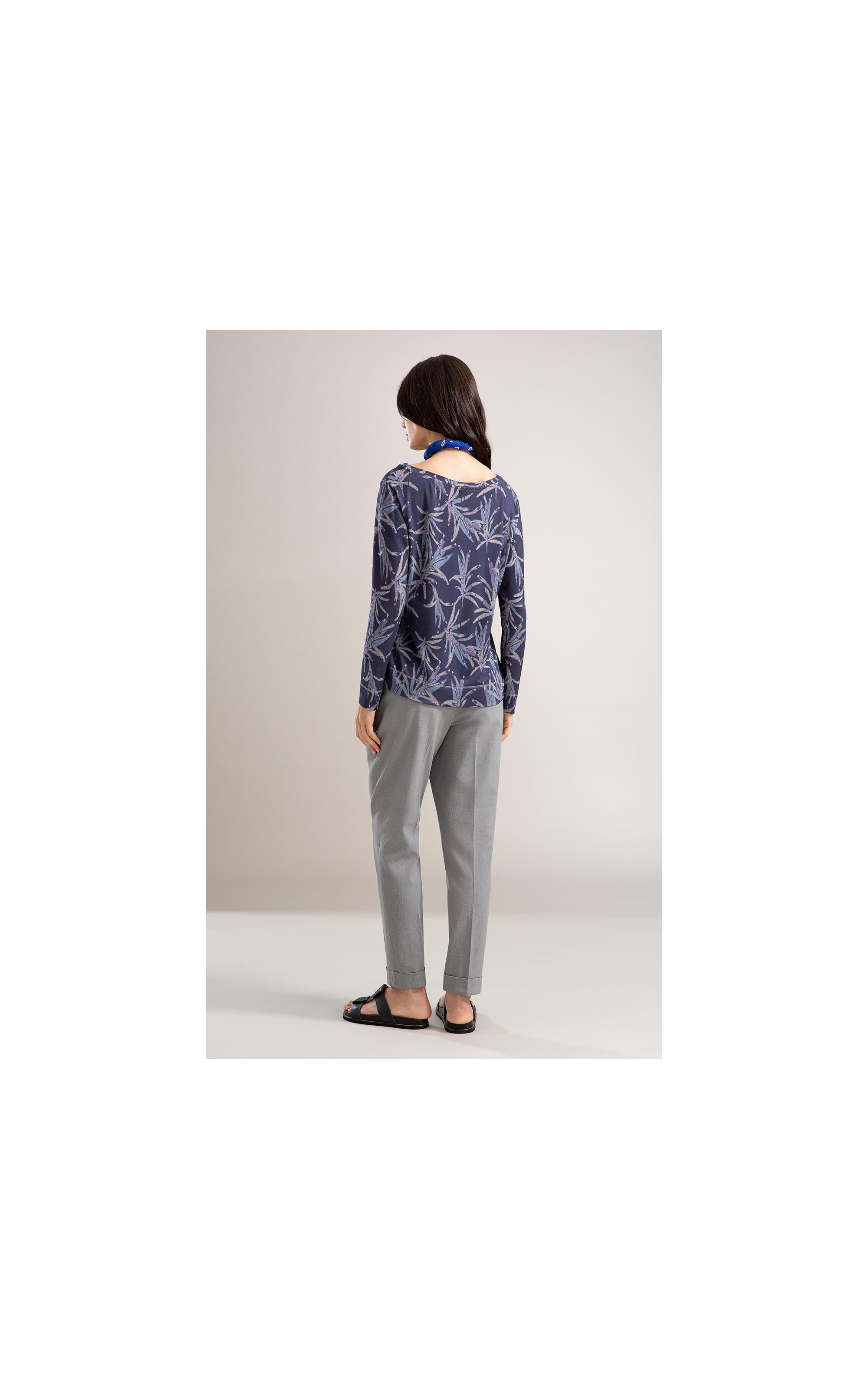 Blusa Linho  Misaki Decote v Estampa Blossom Azul Jeans