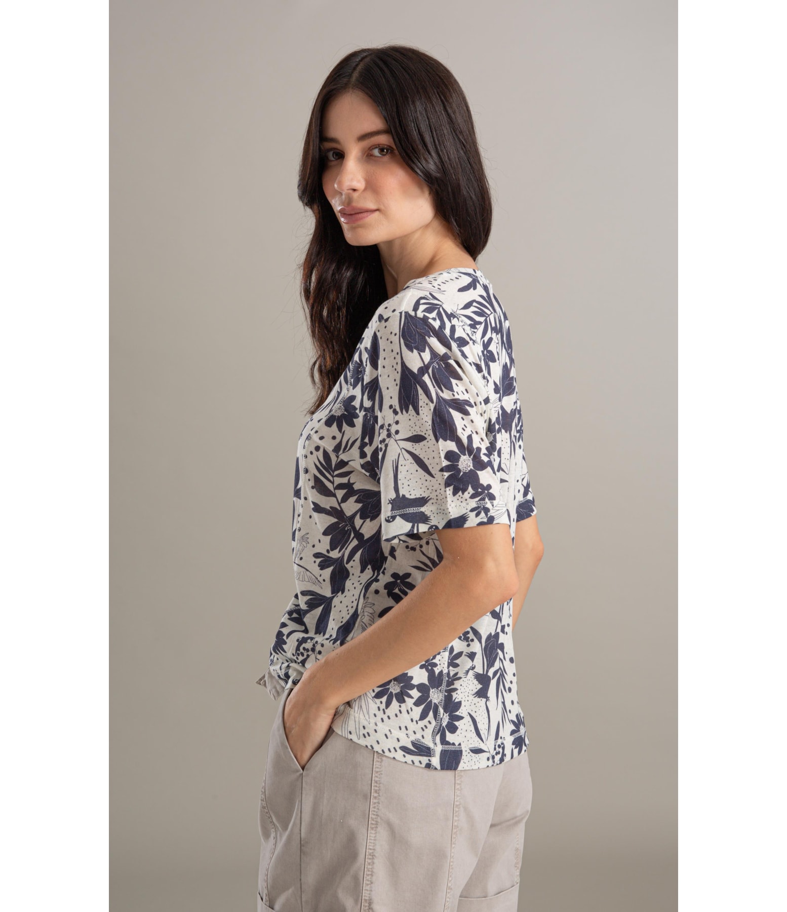 Blusa Linho  Nice Estampa Arara Marinho