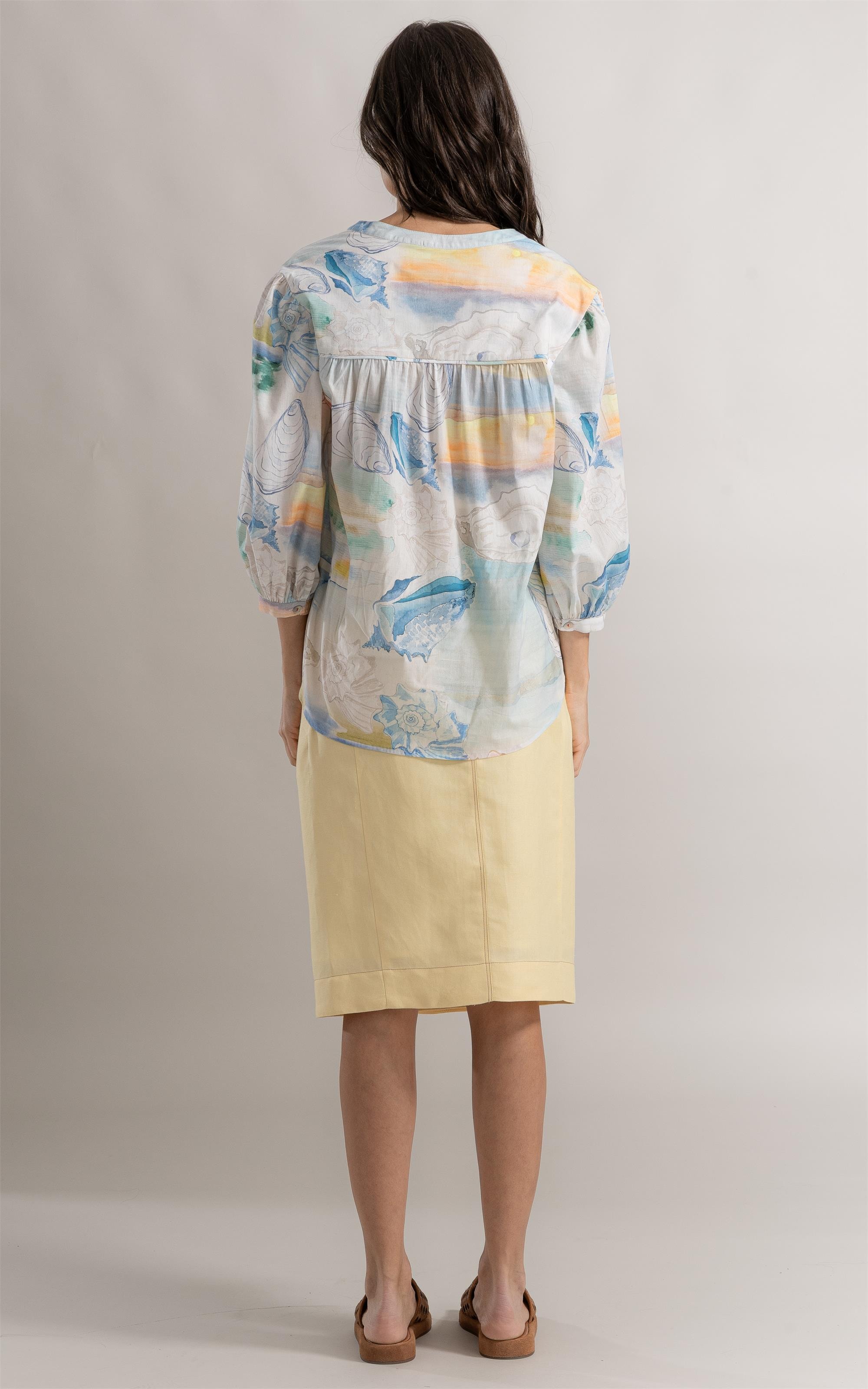 Blusa Milan Paisagem Conchas Azul Claro