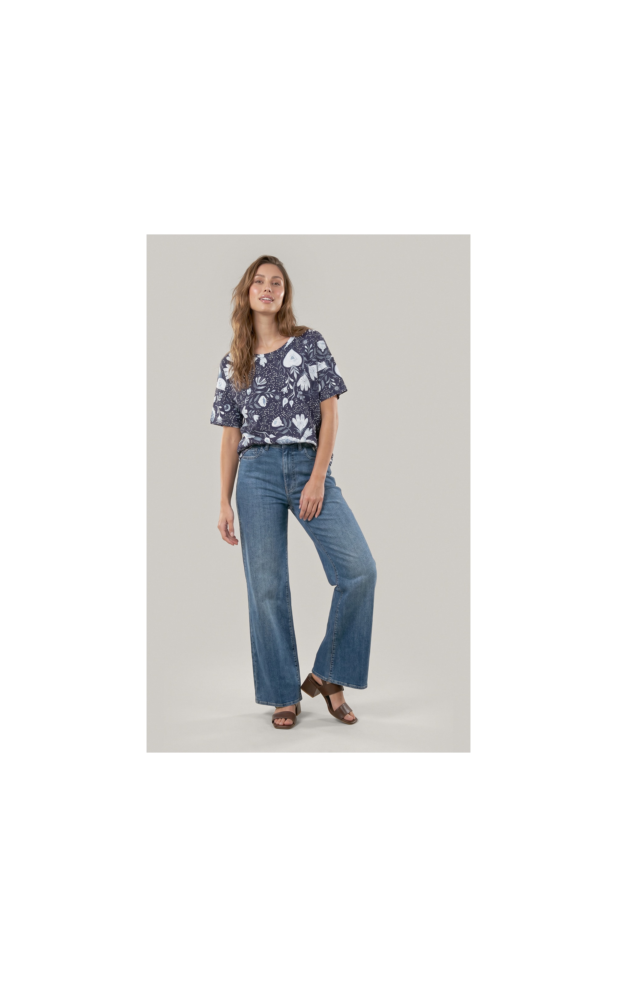 Blusa Moletom Claudia Estampa Corazon Marinho