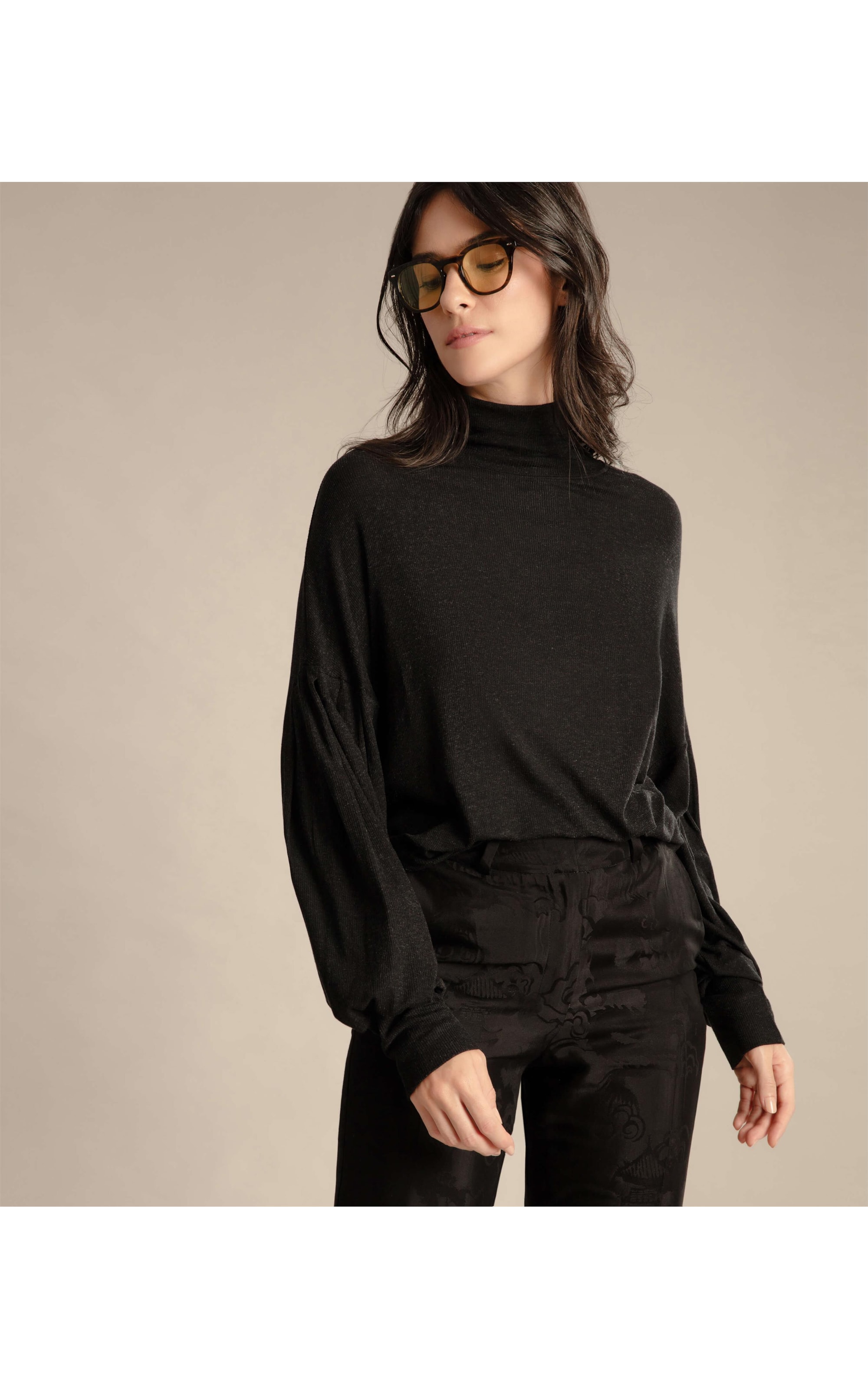 Blusa Takumi Canelada Preto