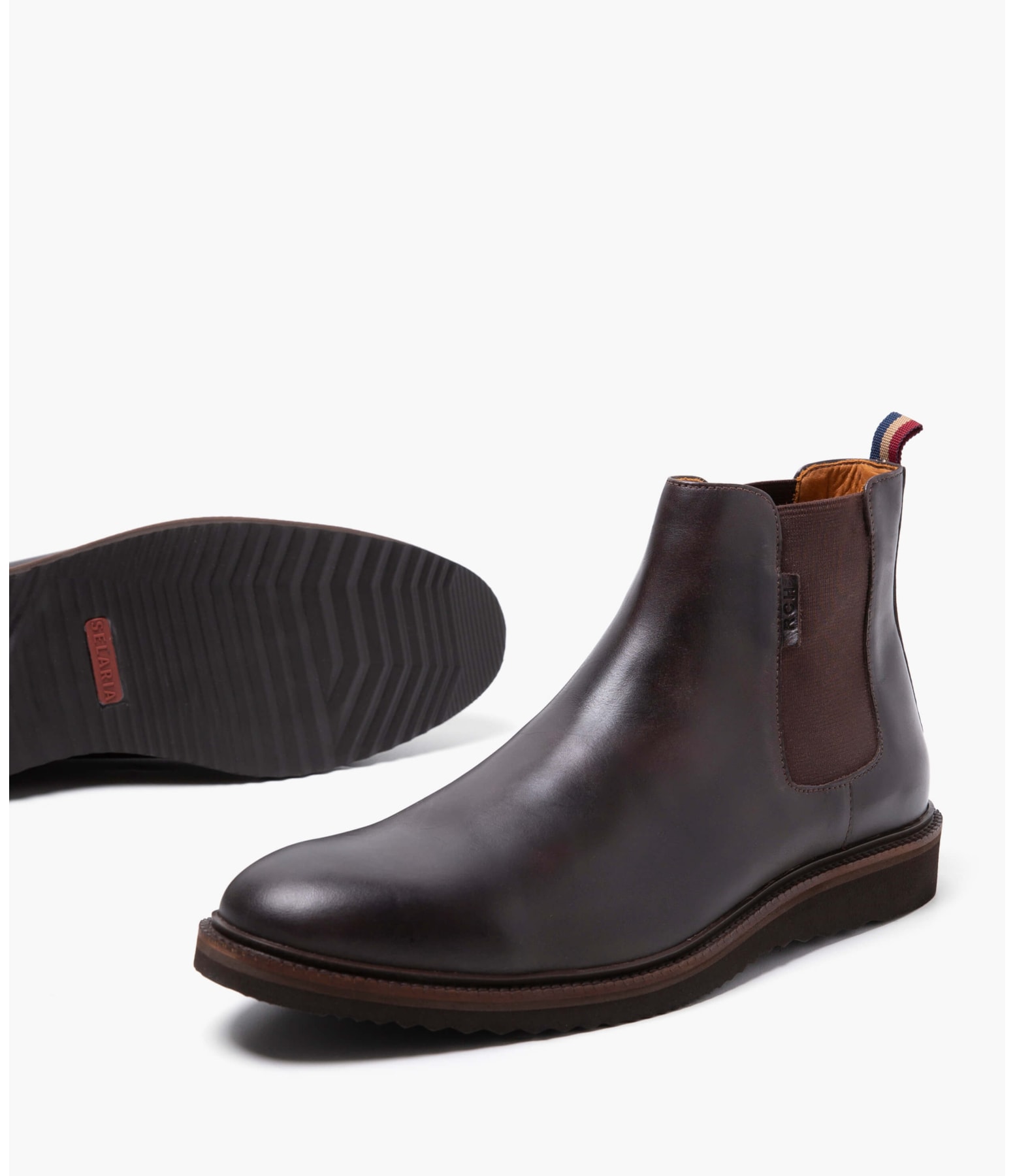 Bota Chelsea Cafe
