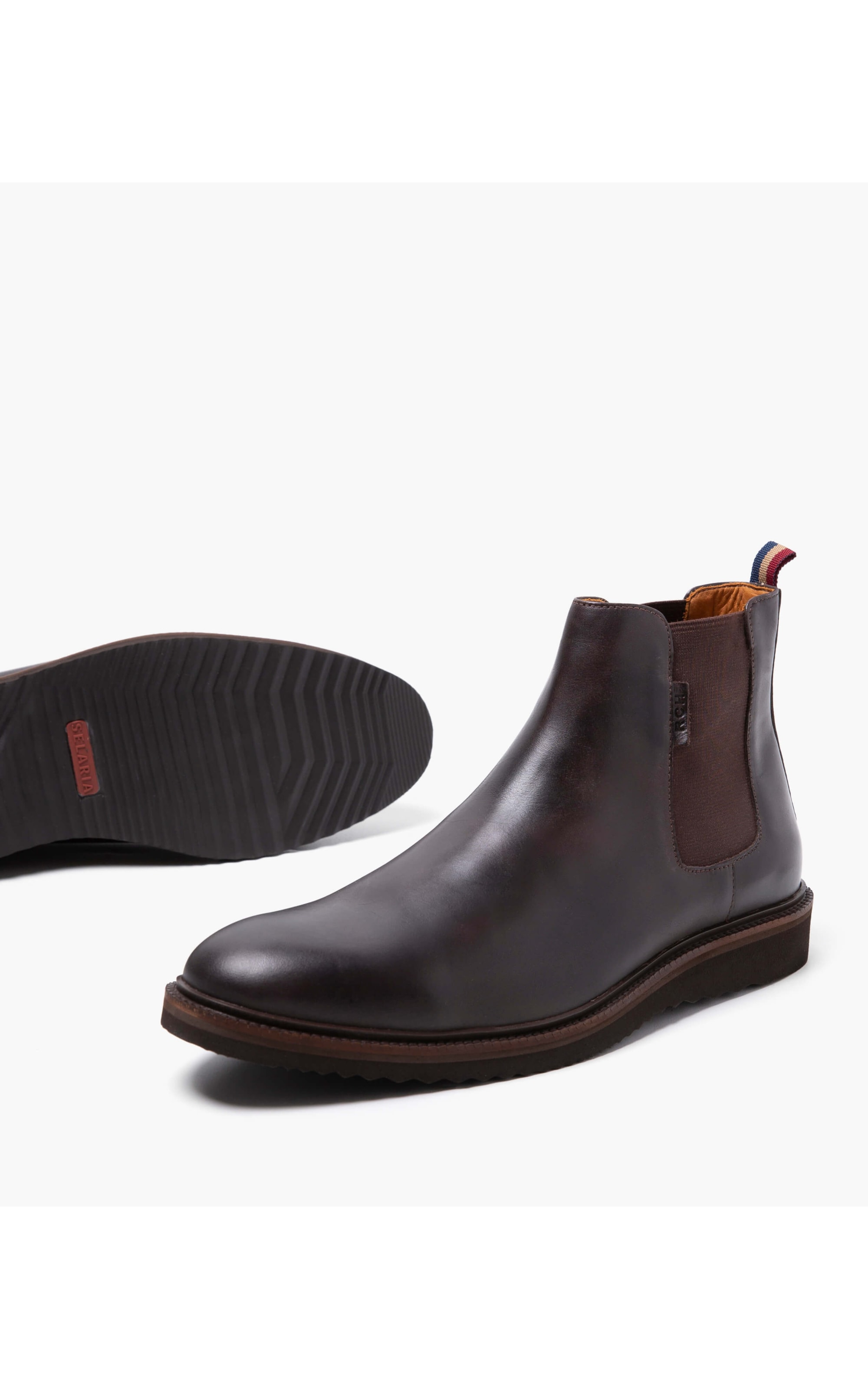 Bota Chelsea Cafe
