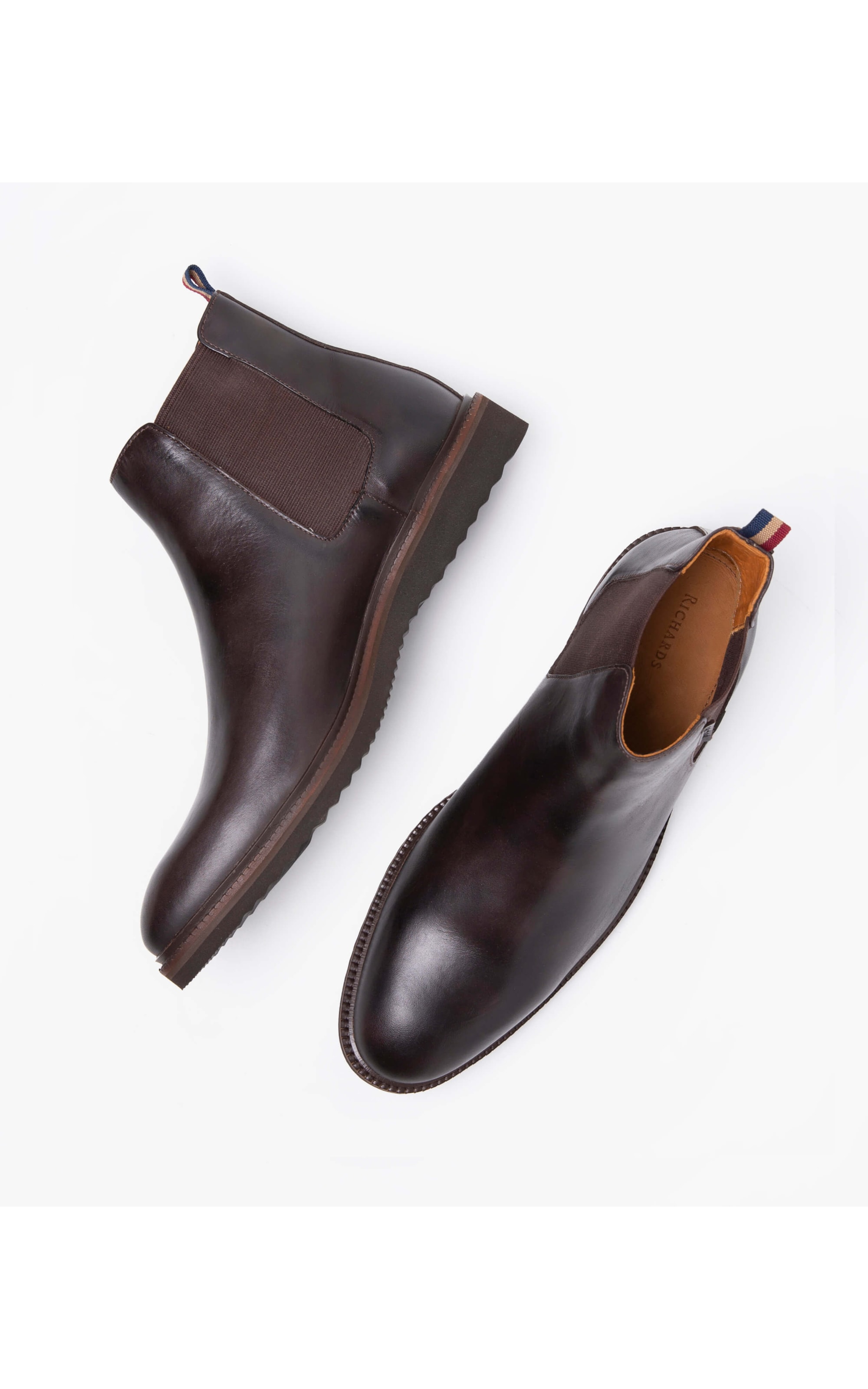 Bota Chelsea Cafe