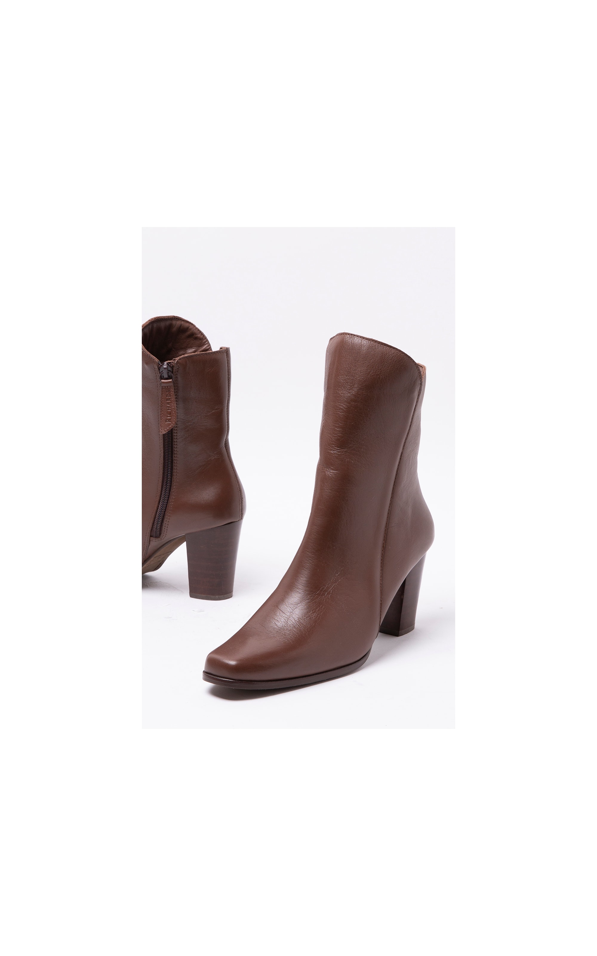 Bota Noir Rch Cafe