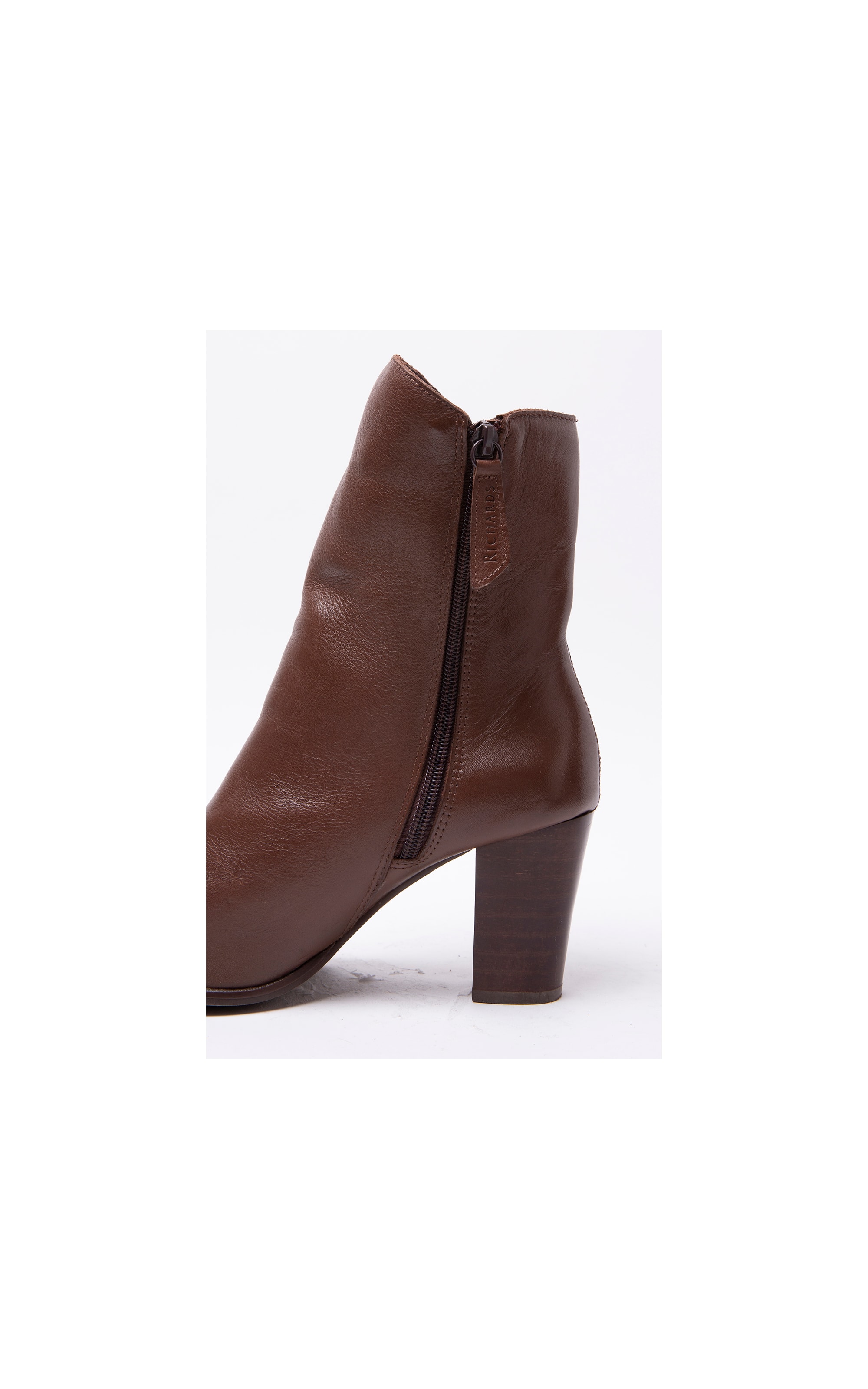 Bota Noir Rch Cafe