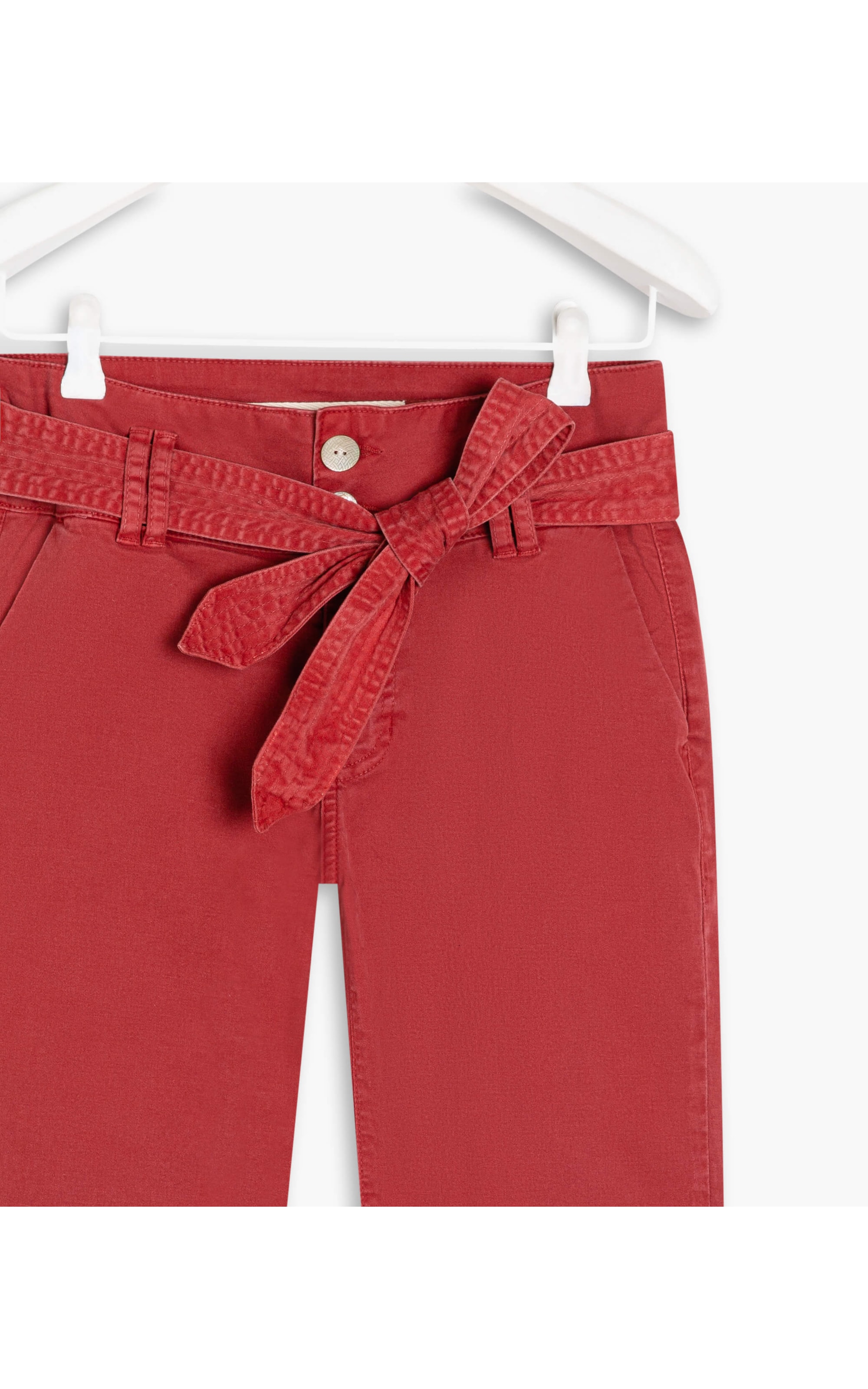 Calça Chino Mom Livia Cereja
